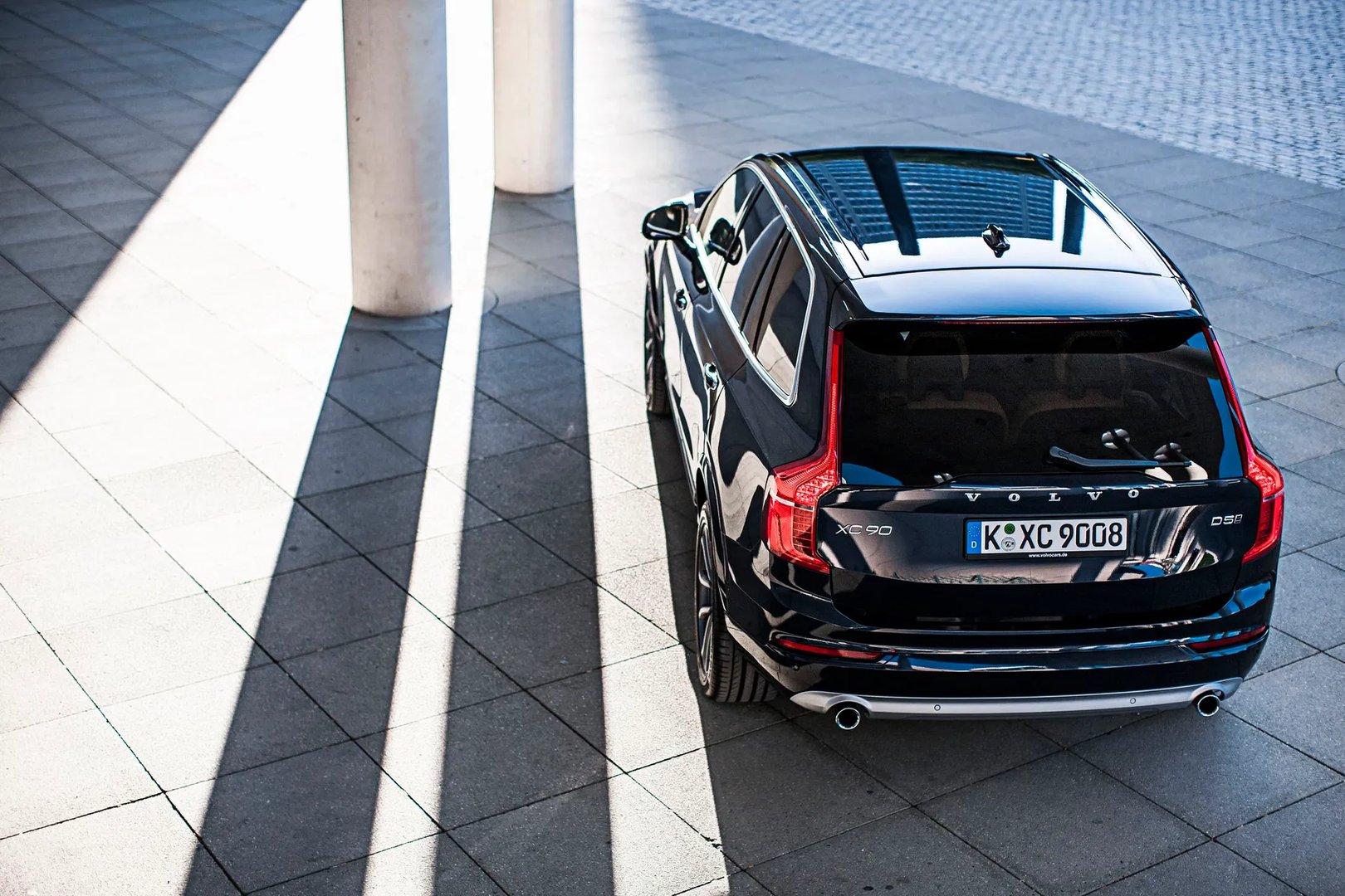 Volvo_XC90_2_generation__SUV_5-doors__4.jpg