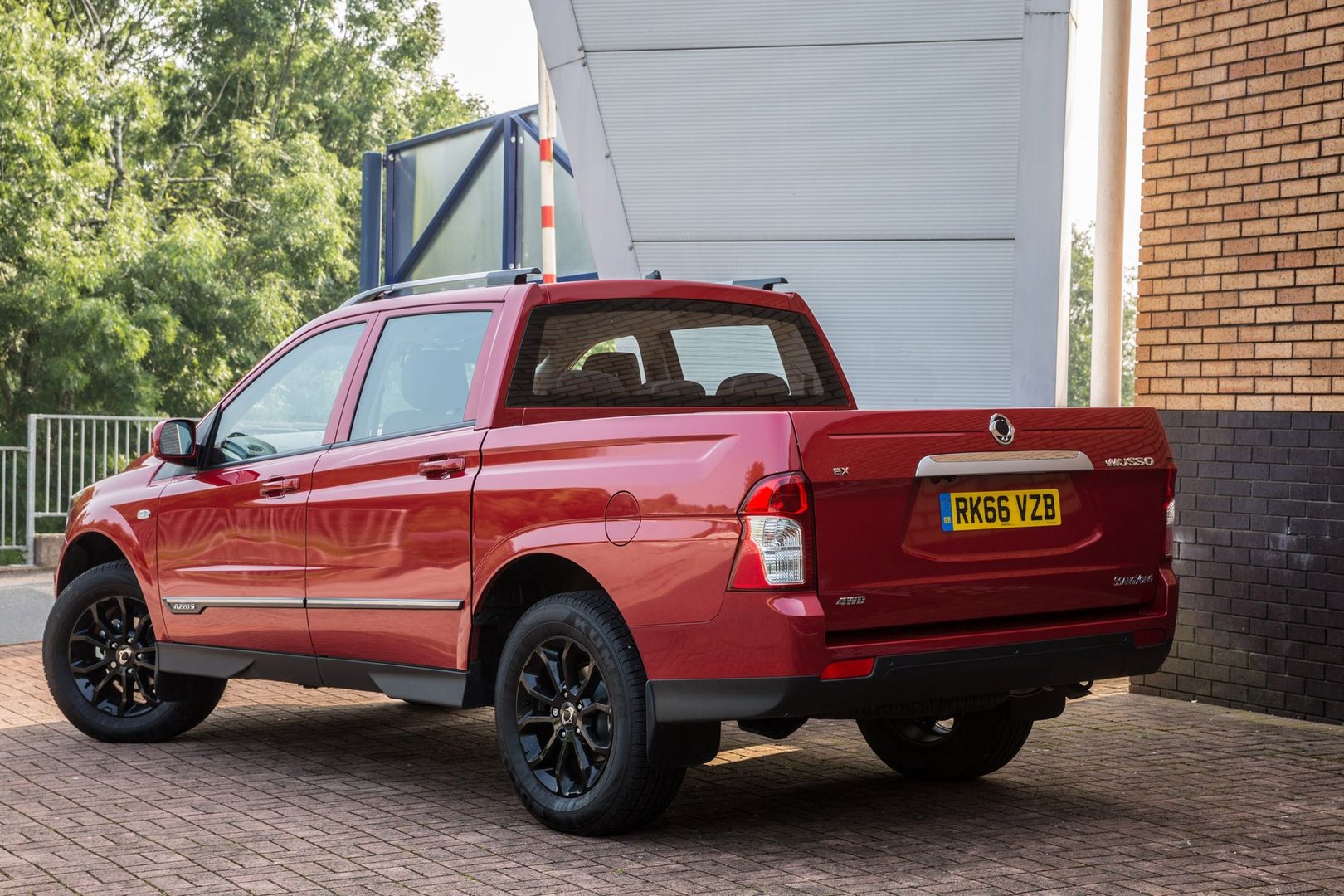 ssangyong_Actyon_Sports_2_generation__Pickup_double-cab__6.jpg
