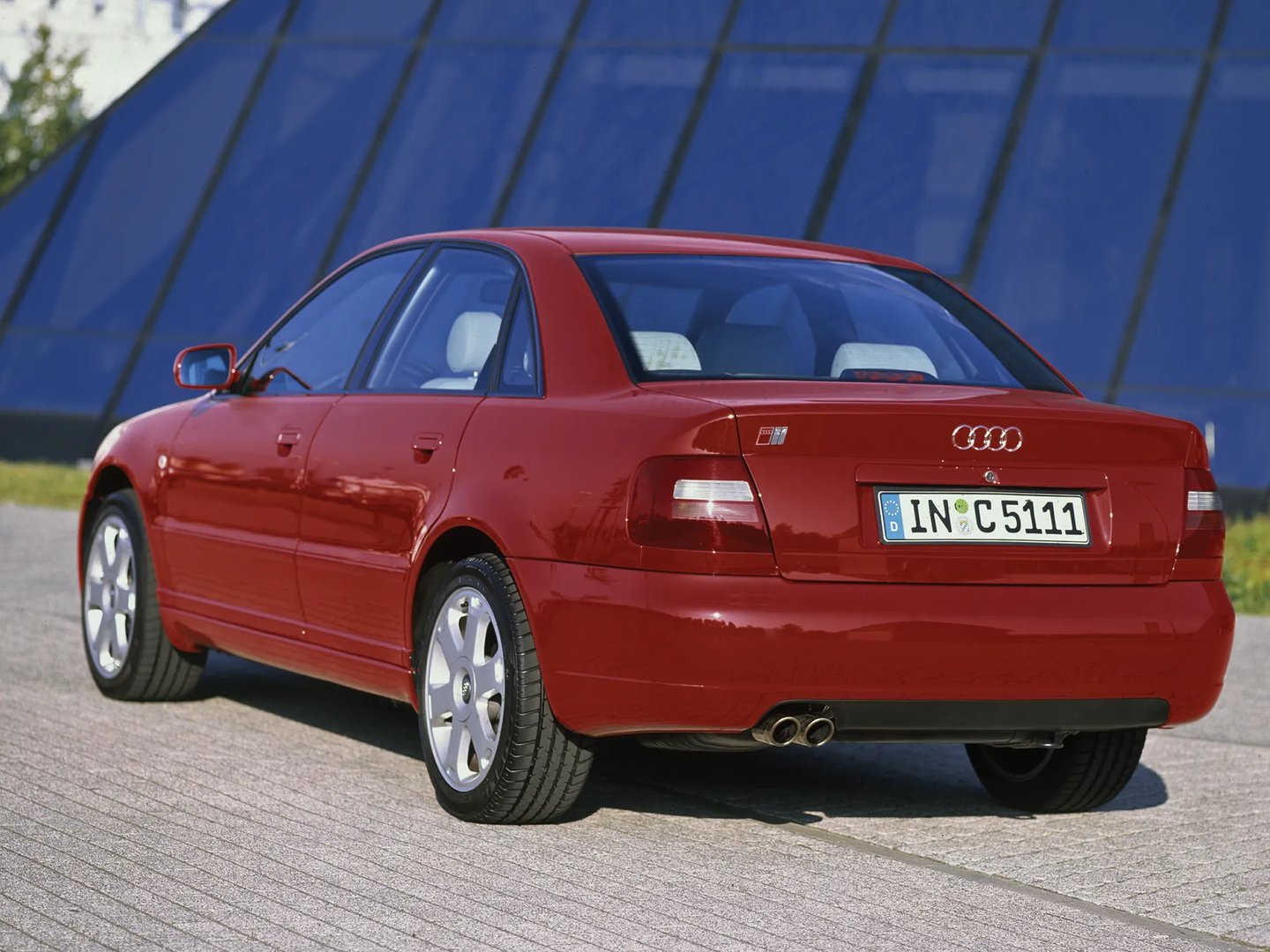 Audi_S4_1_generation__Sedan__6.jpg