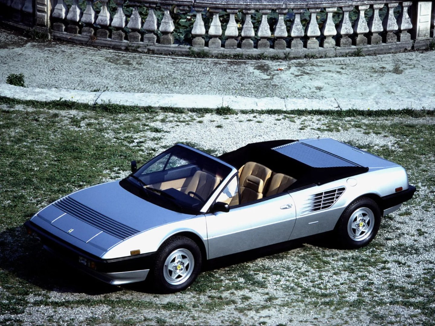 Ferrari_Mondial_1_generation__Cabrio__5.jpg