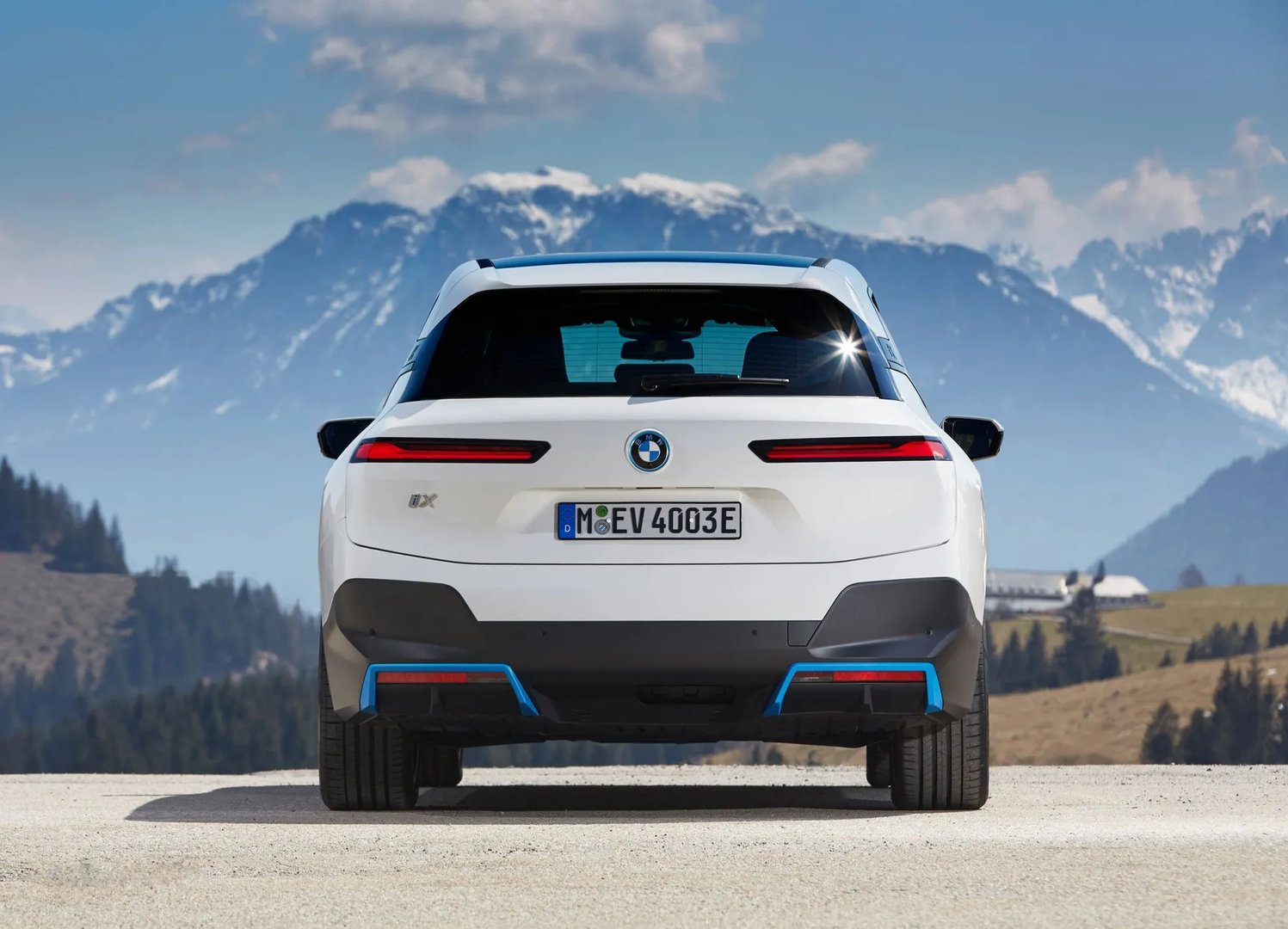BMW_iX_1_generation__SUV_5-doors__13.jpg