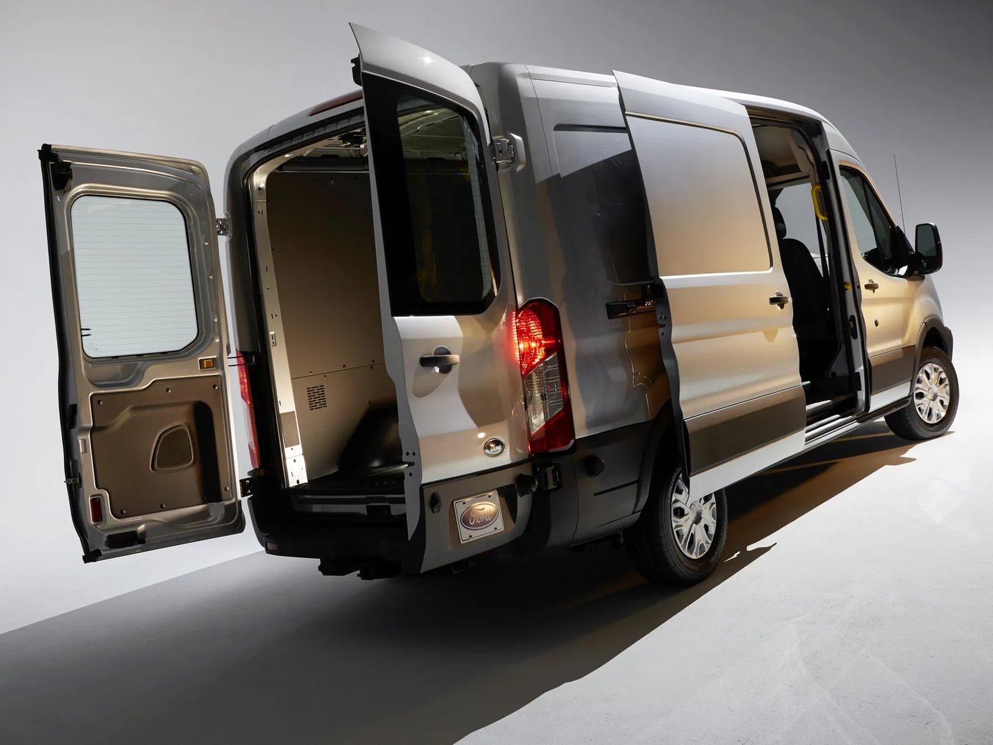 Ford_Transit_4_generation__Van_Long__4.jpg