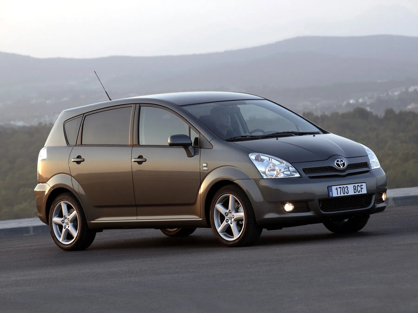 1 generation, restyling 