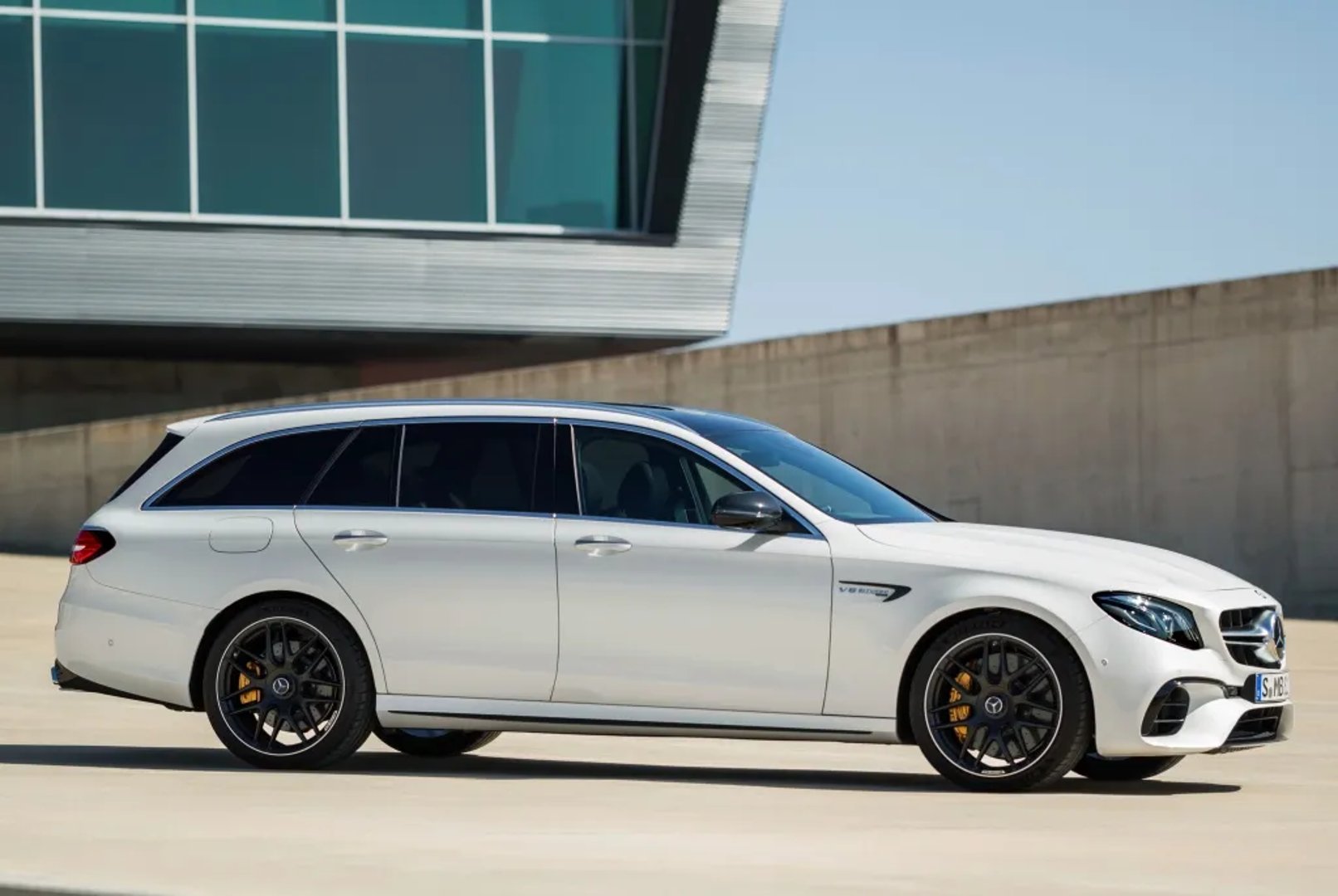 Mercedes_E-Class_AMG_5_generation__Estate_5-door__10.jpg