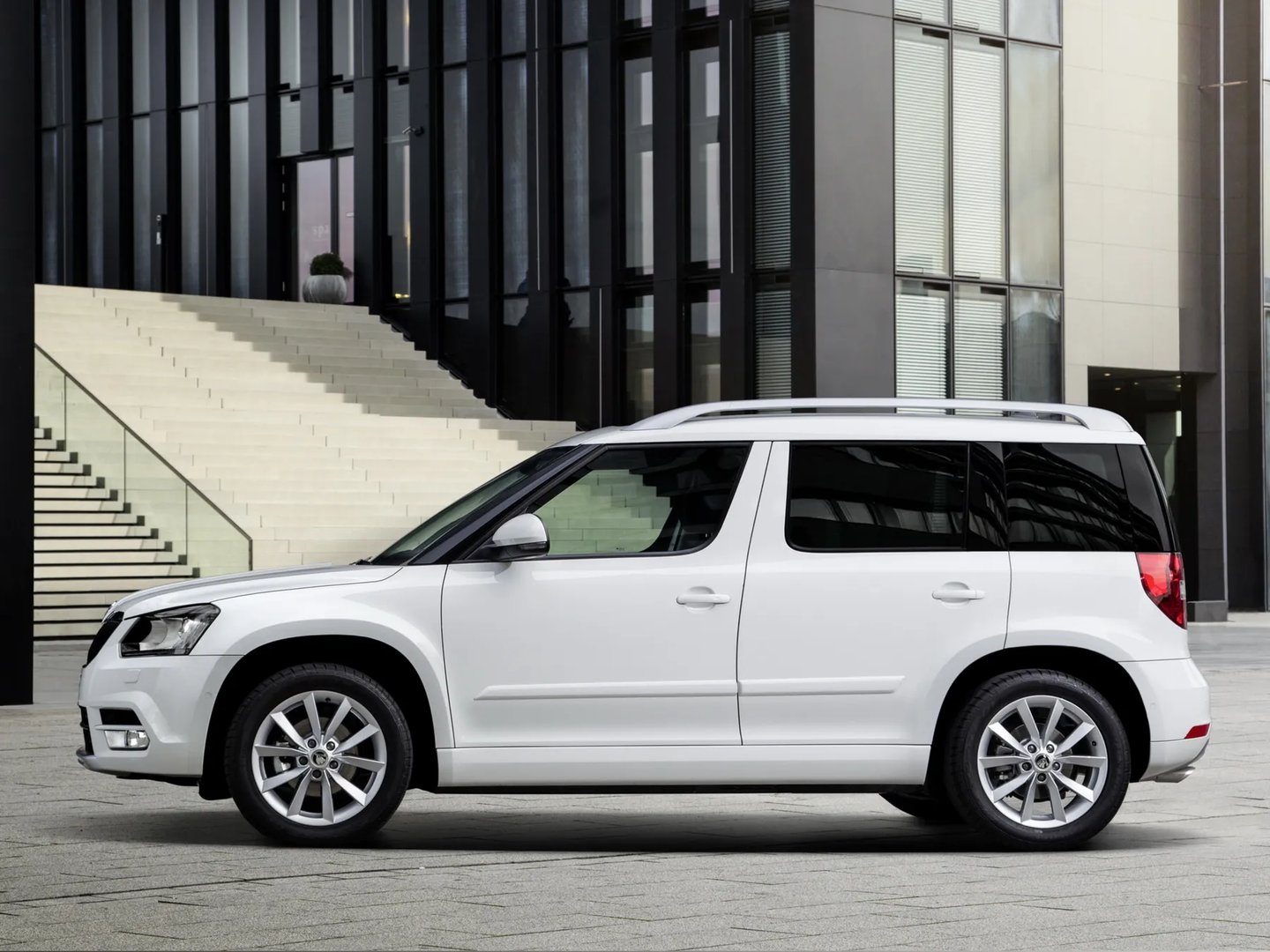 Skoda_Yeti_1_generation_restyling__SUV_5-doors__9.jpg