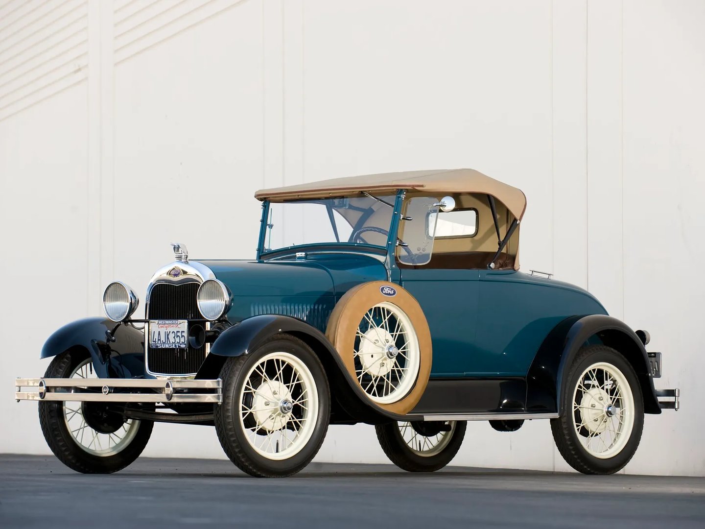 Ford_Model_A_1_generation__Roadster__7.jpg