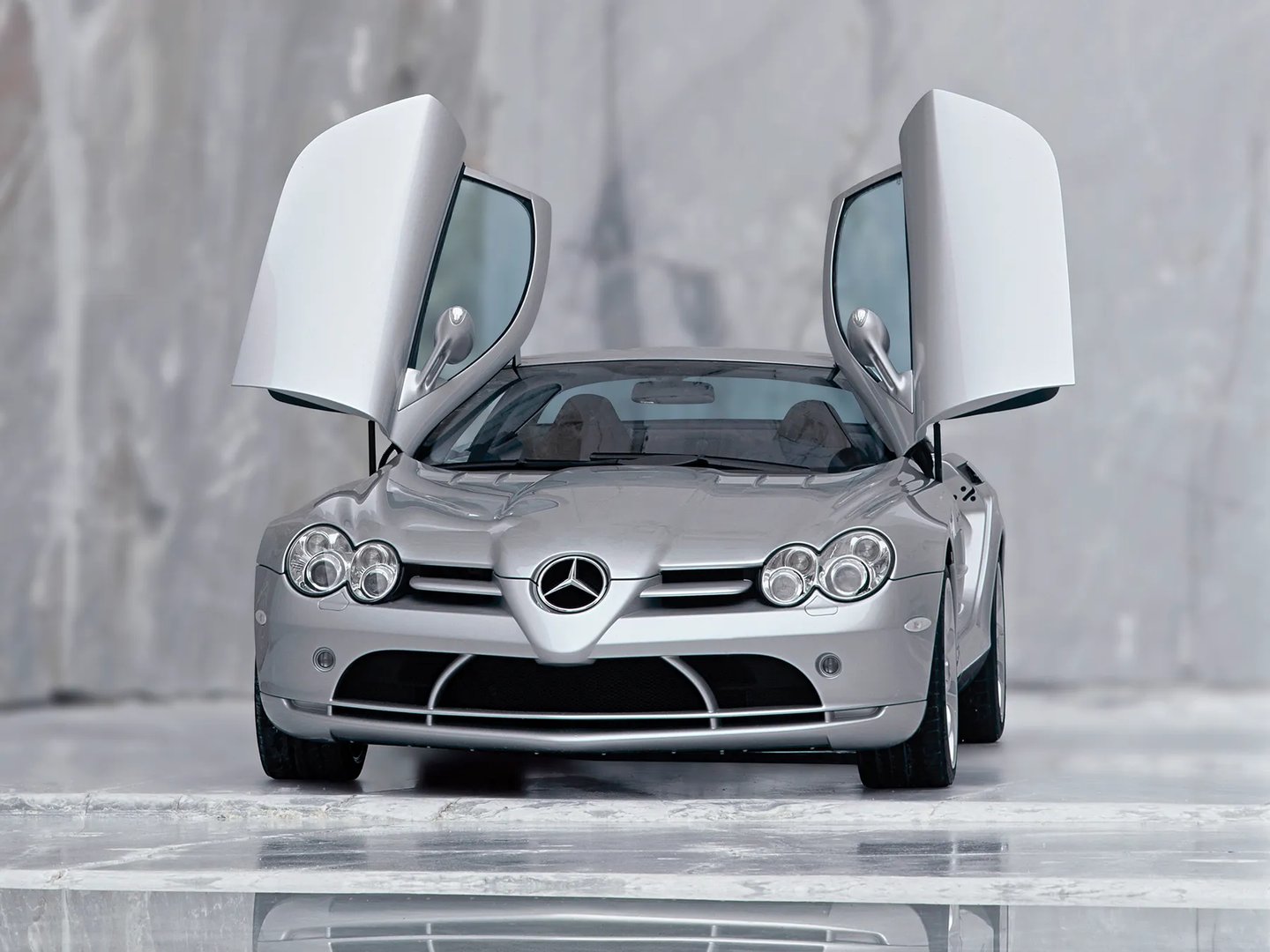 Mercedes_SLR_McLaren_1_generation__Coupe__3.jpg