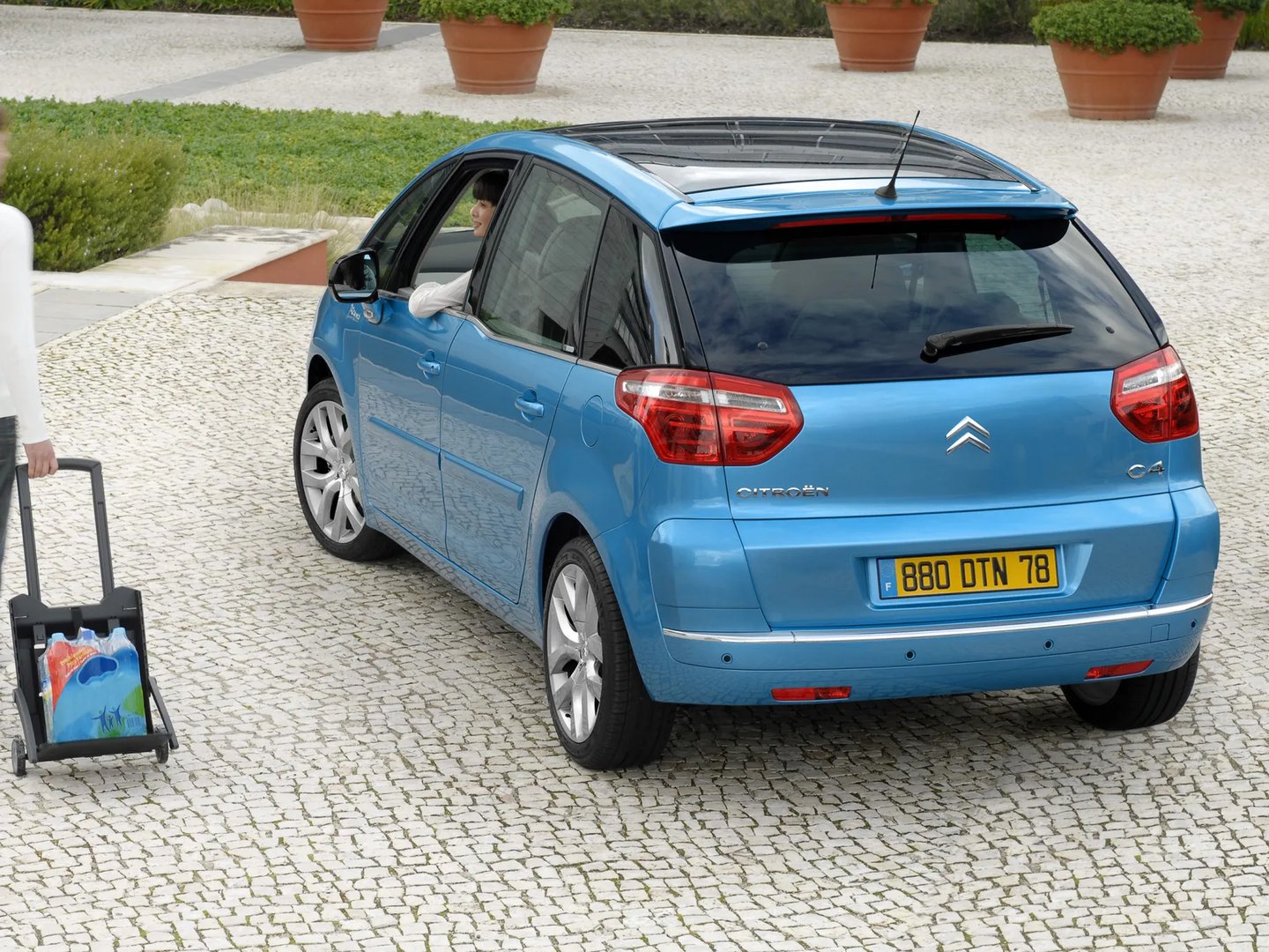 Citroen_C4_Picasso_1_generation__Compact_Van__2.jpg