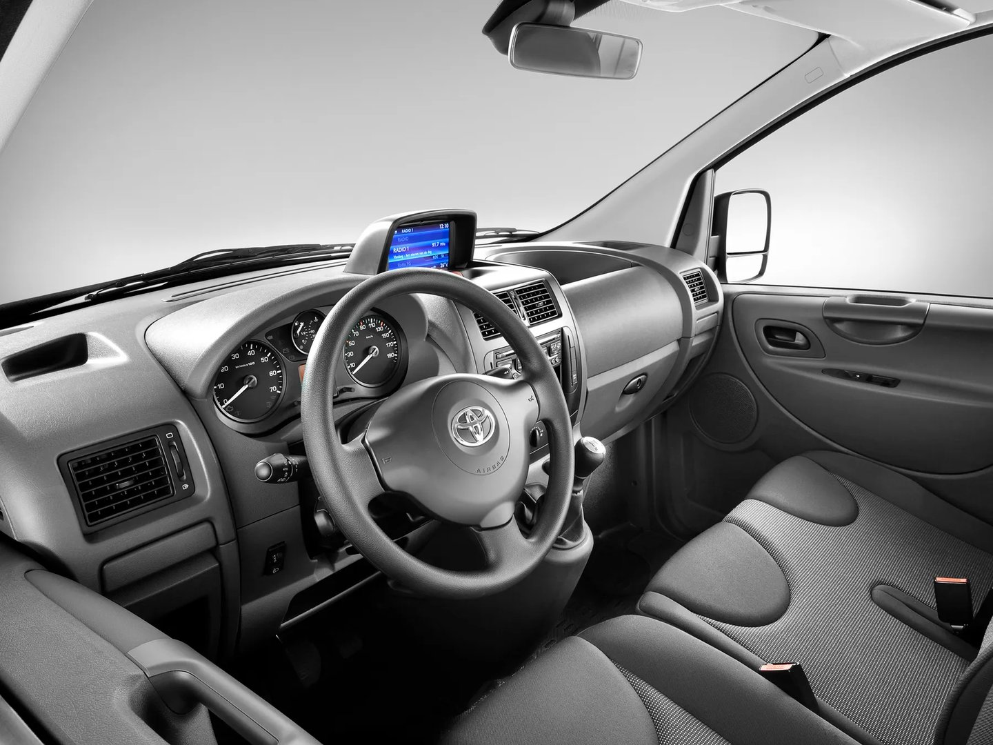 Toyota_ProAce_1_generation__Minivan__6.jpg