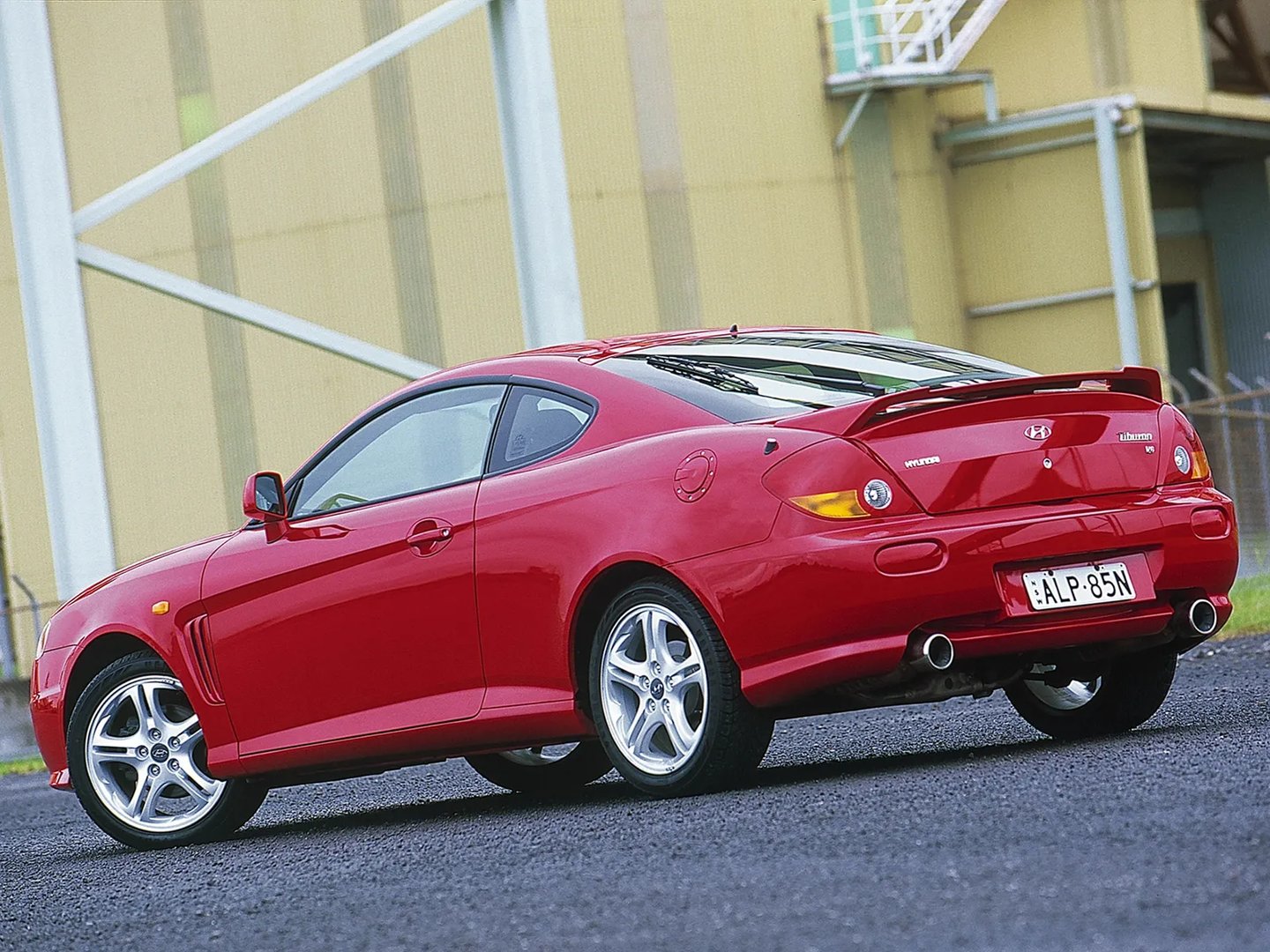 Hyundai_Tiburon_2_generation__Coupe__8.jpg