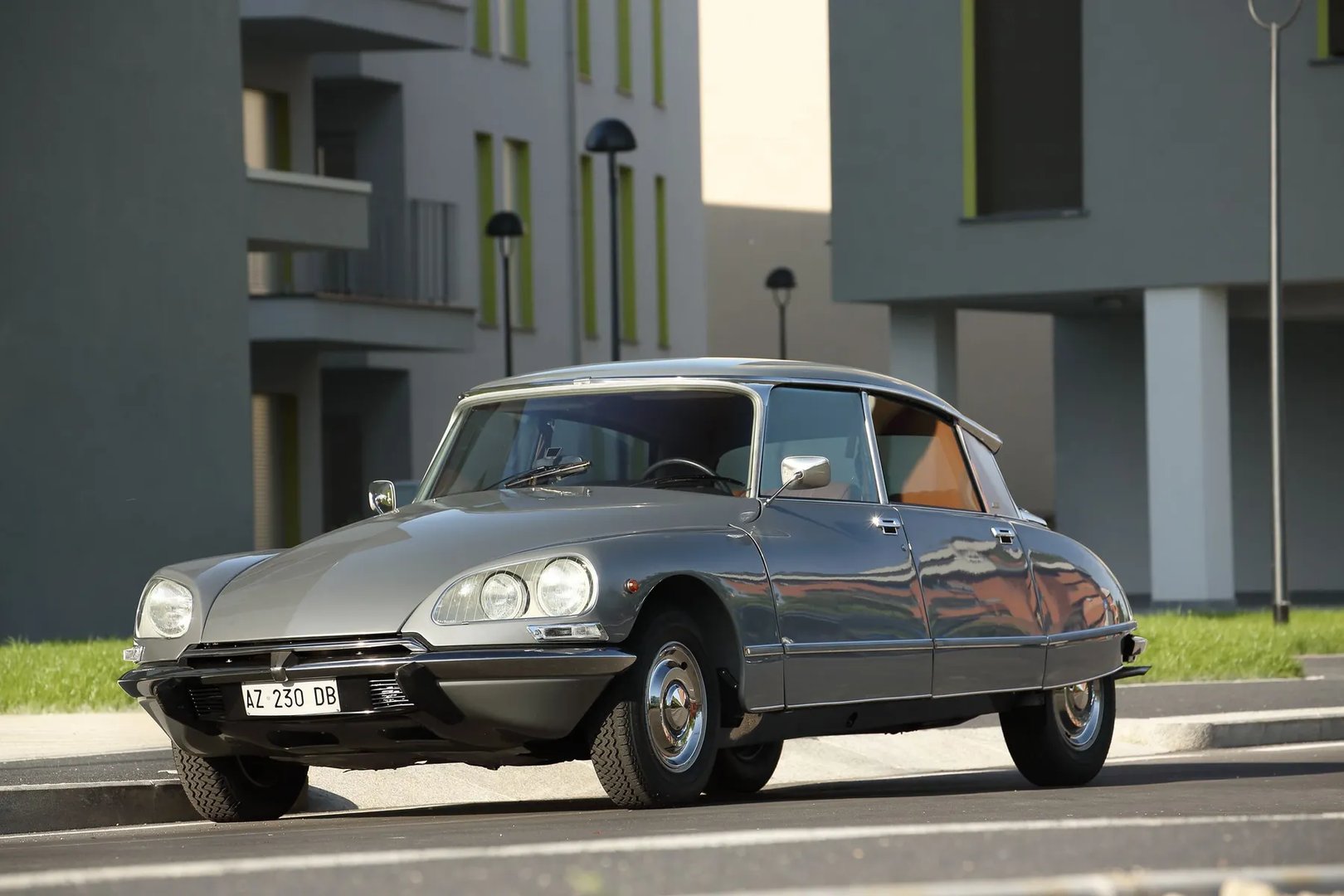 Citroen_DS_1_generation_restyling_2__Sedan__8.jpg