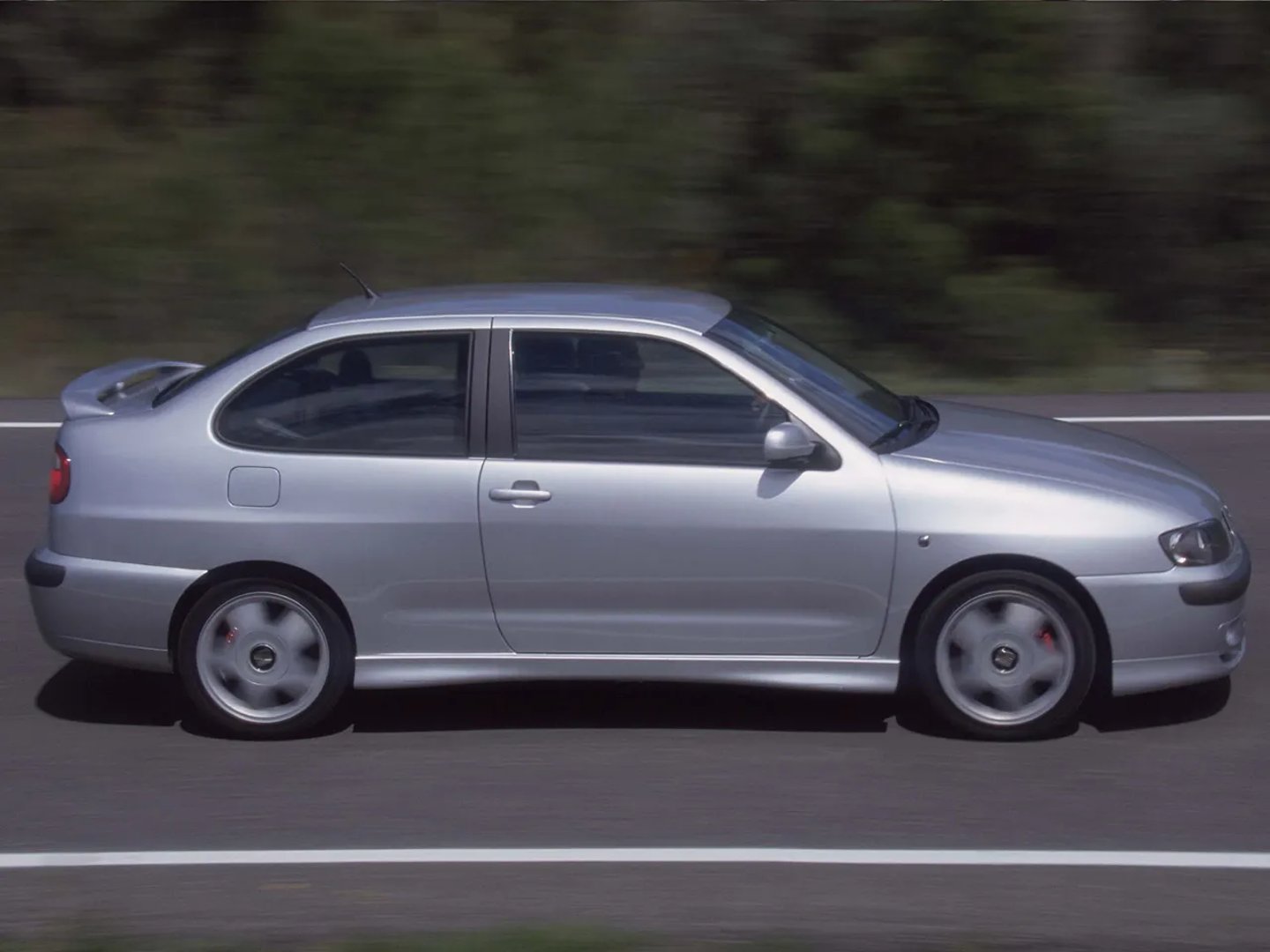 SEAT_Cordoba_1_generation_restyling__Coupe__2.jpg