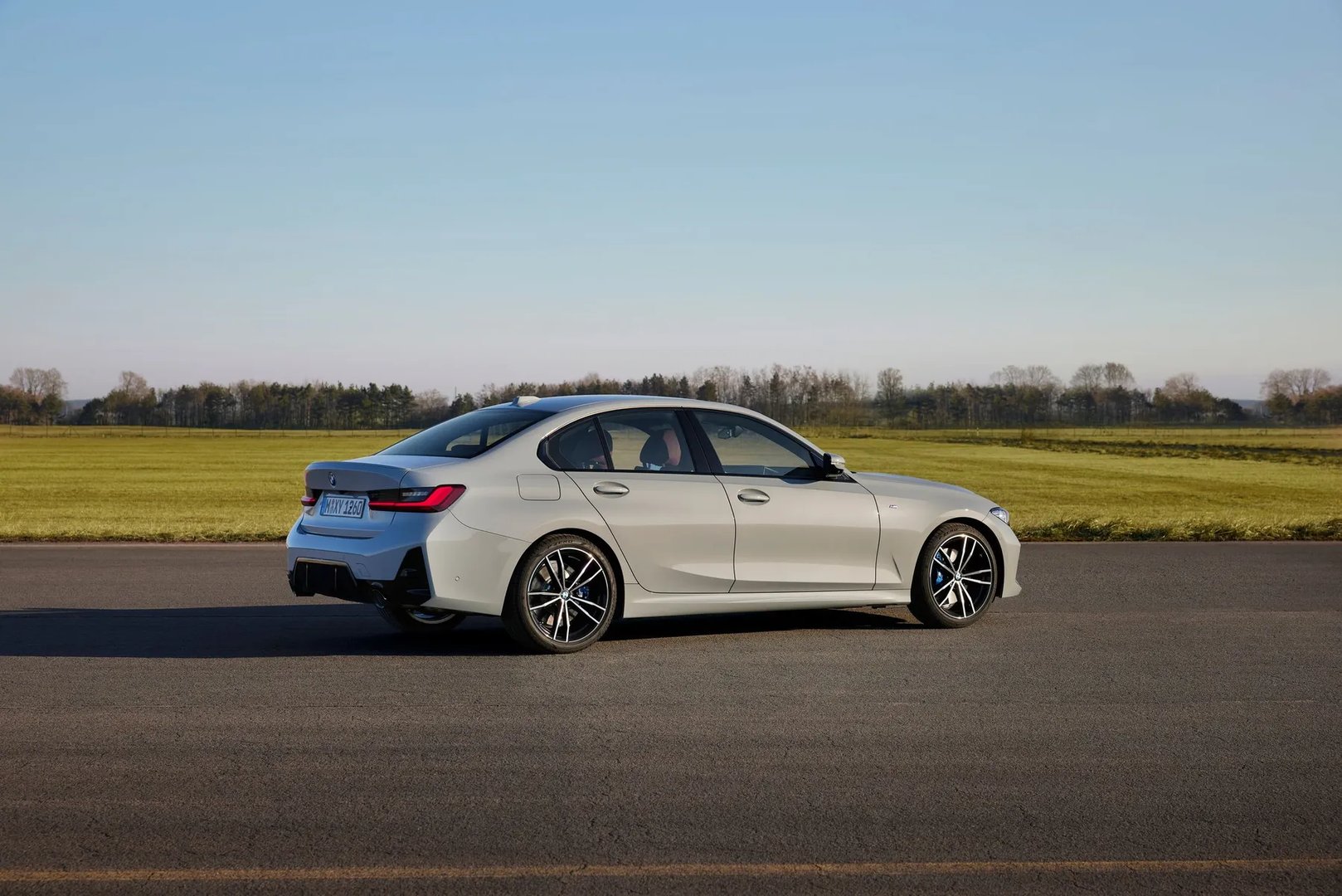 BMW_3_series_7_generation_restyling_1__Sedan__10.jpg