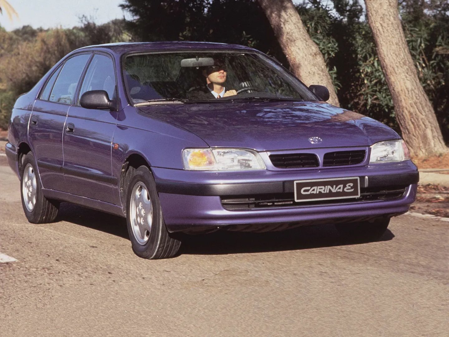 Toyota_Carina_E_1_generation__Sedan__3.jpg