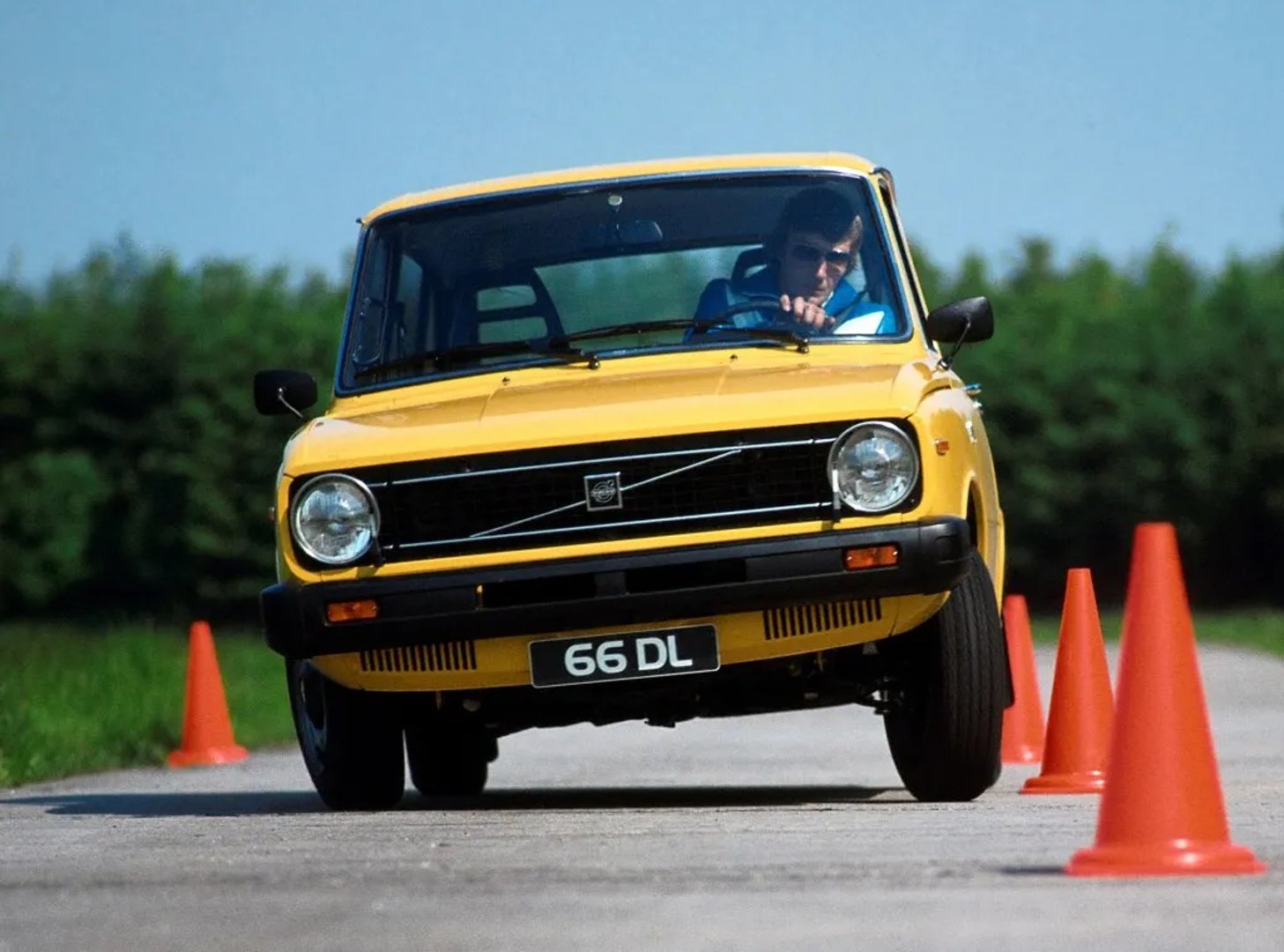 Volvo_66_1_generation__Estate_3-door__3.jpg