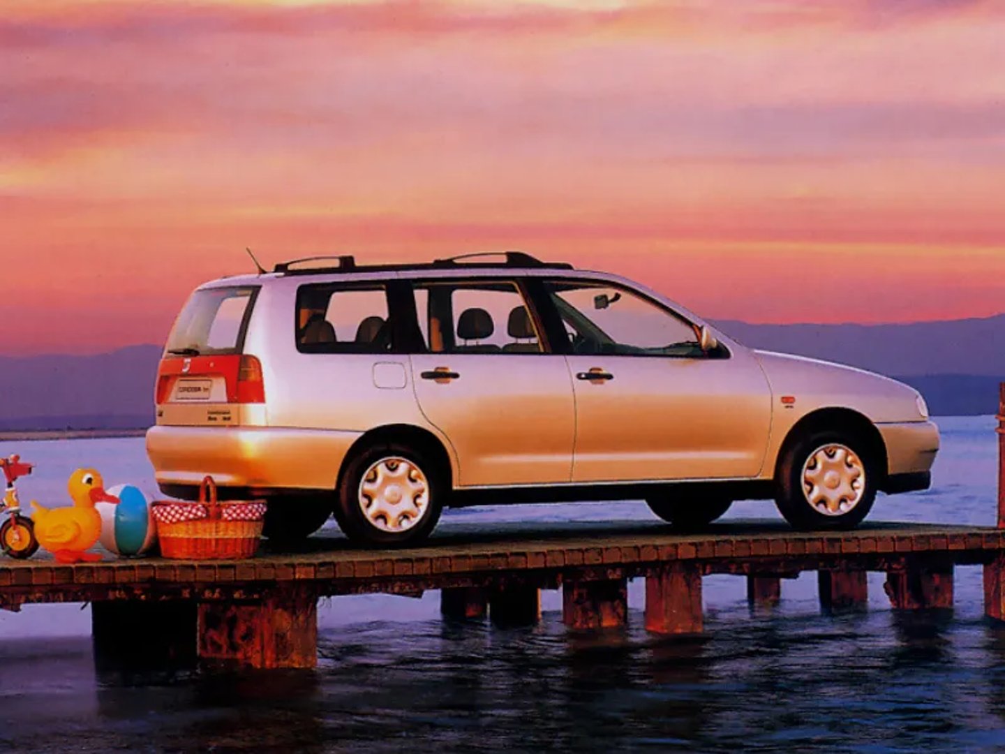 SEAT_Cordoba_1_generation__Estate_5-door__3.jpg
