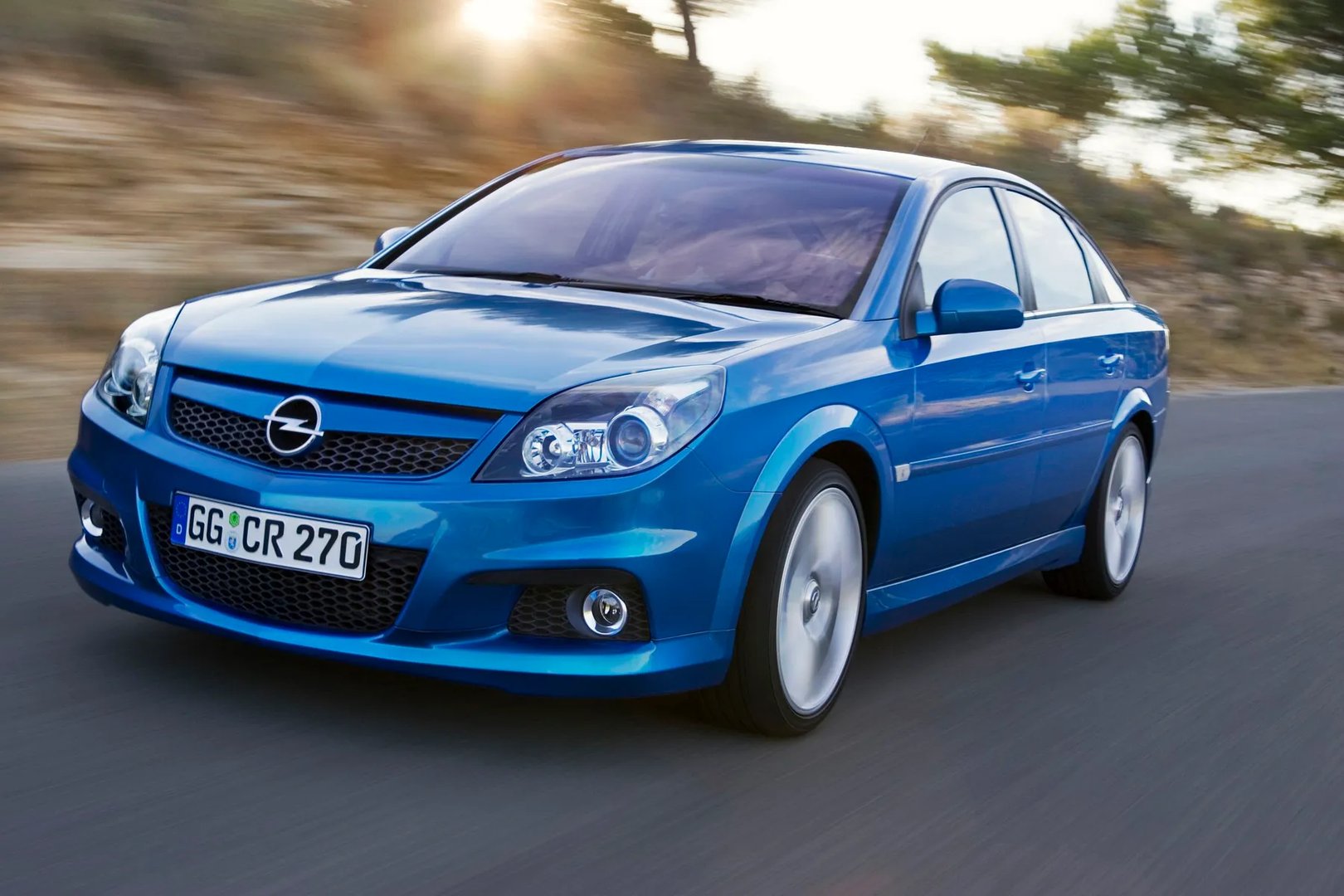 Opel_Vectra_OPC_3_generation_restyling__Hatchback_5-door__1.jpg
