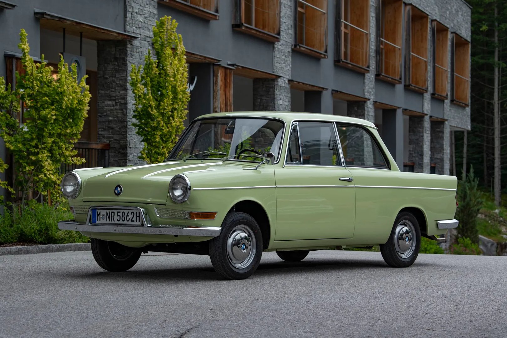 BMW_700_1_generation__Coupe__7.jpg