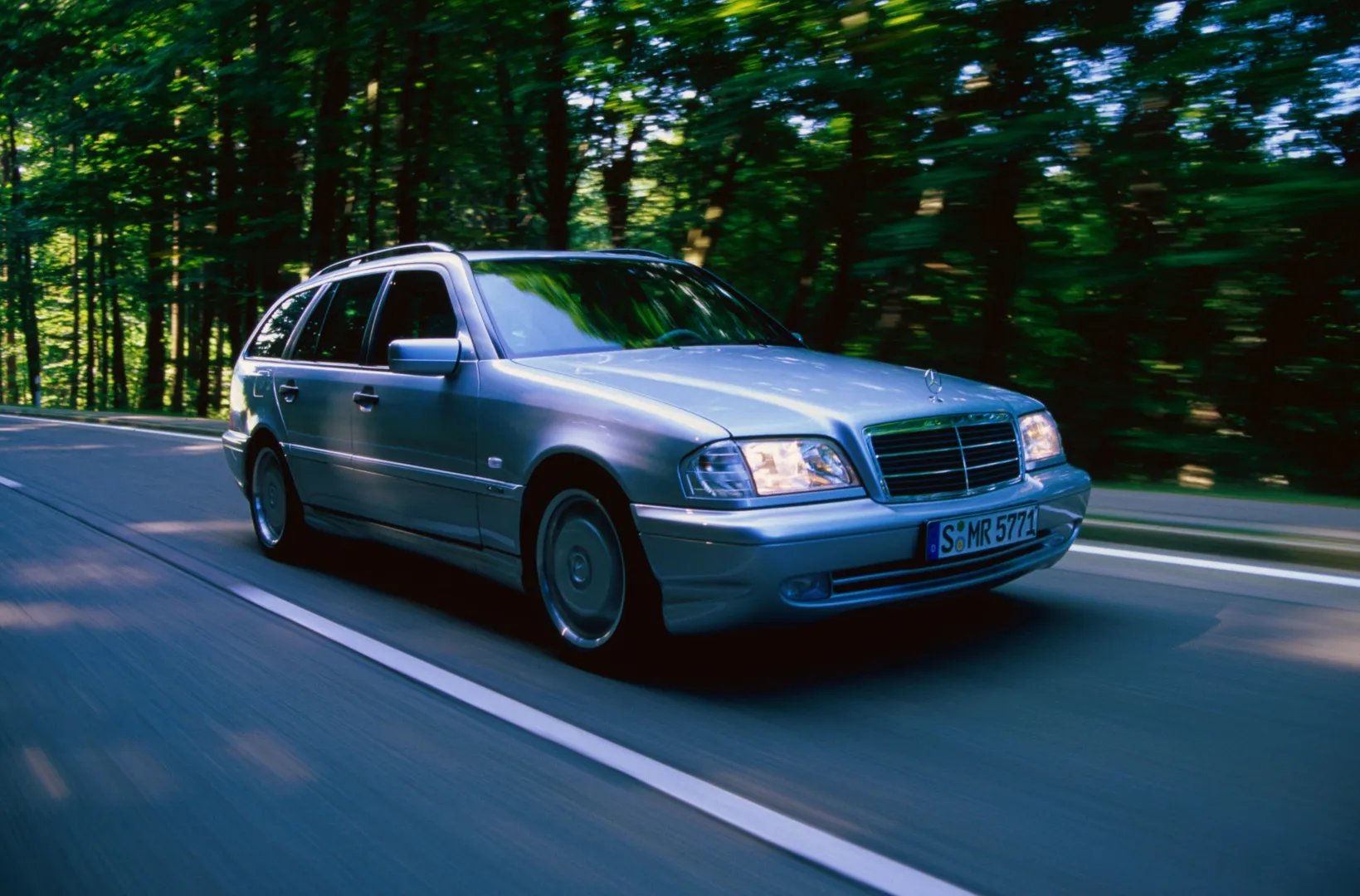 Mercedes_C-Class_AMG_1_generation_restyling__Estate_5-door__1.jpg