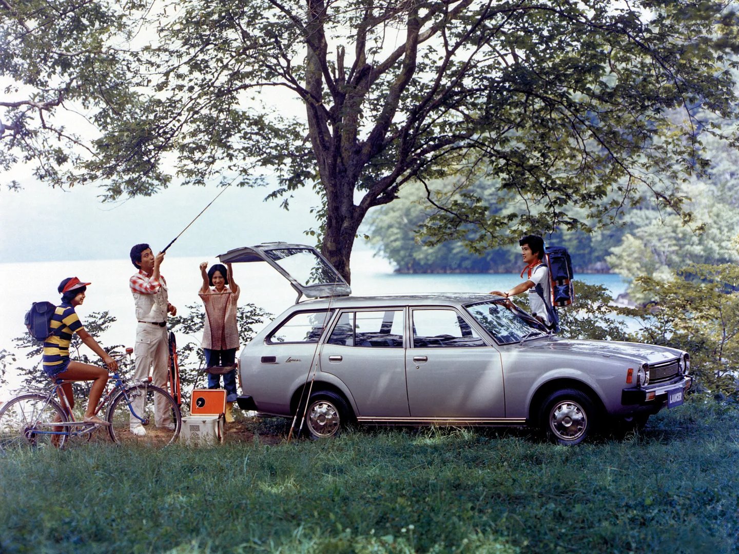 Mitsubishi_Lancer_2_generation__Estate_5-door__4.jpg