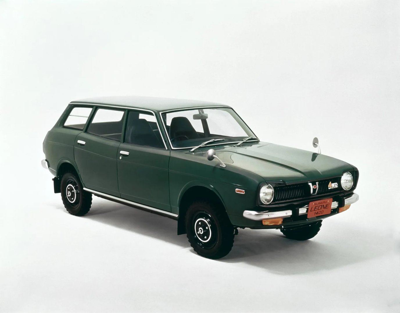 Subaru_Leone_1_generation__Estate_5-door__2.jpg