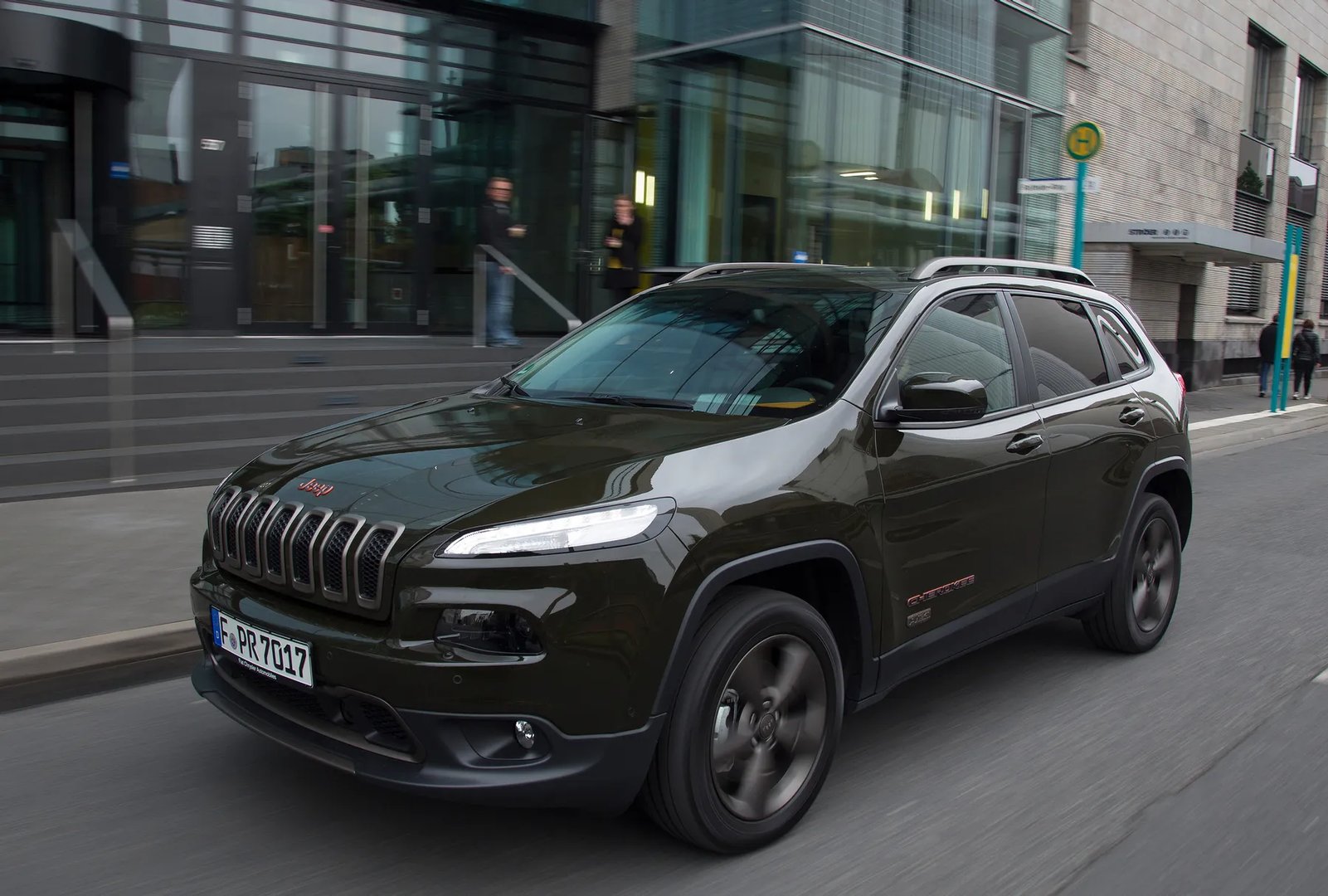 Jeep_Cherokee_5_generation__SUV_5-doors__13.jpg