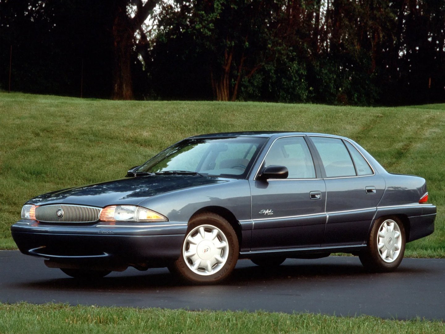 Buick_Skylark_7_generation__Sedan__3.jpg