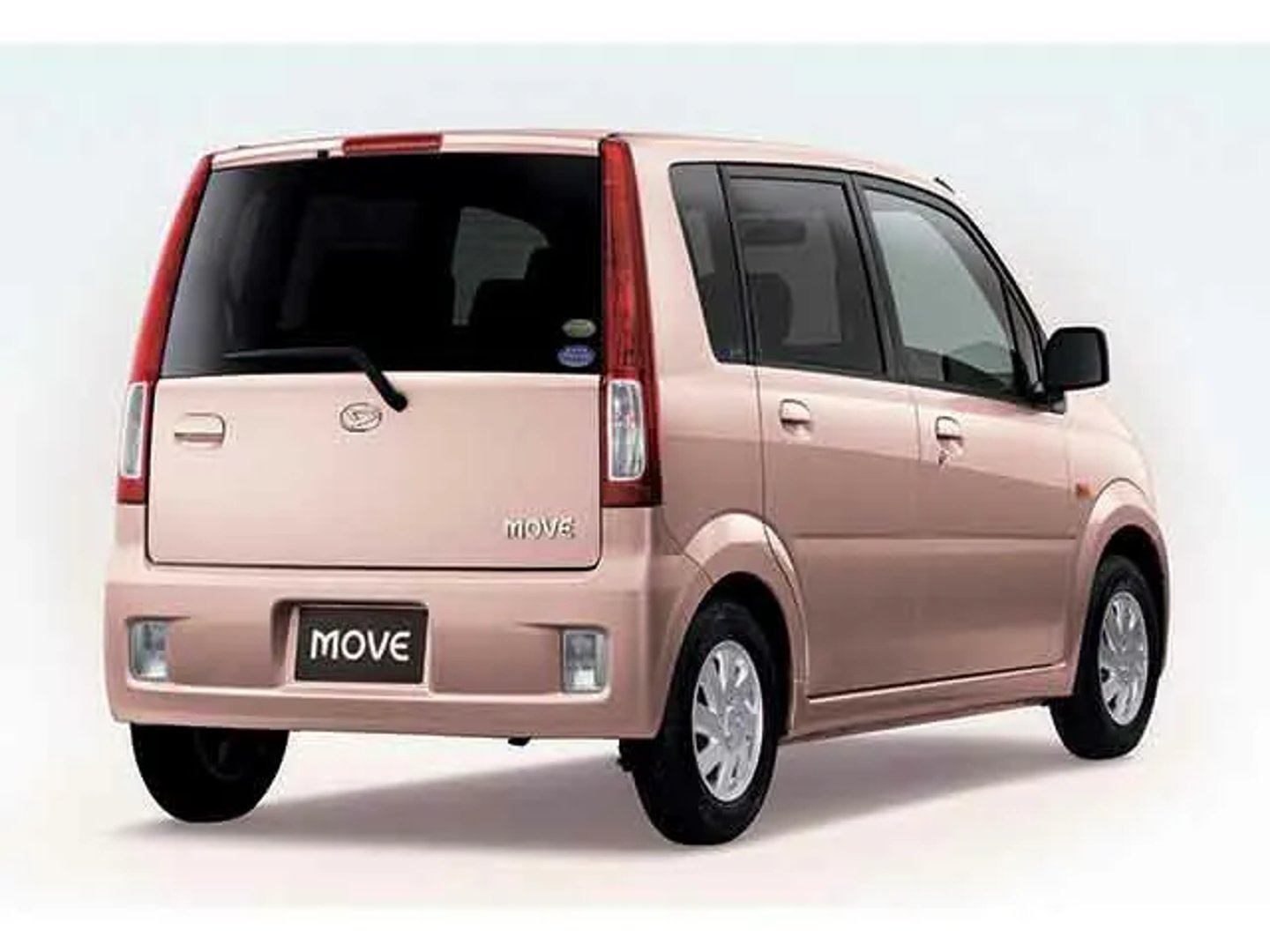 Daihatsu_Move_3_generation__Microvan__2.jpg