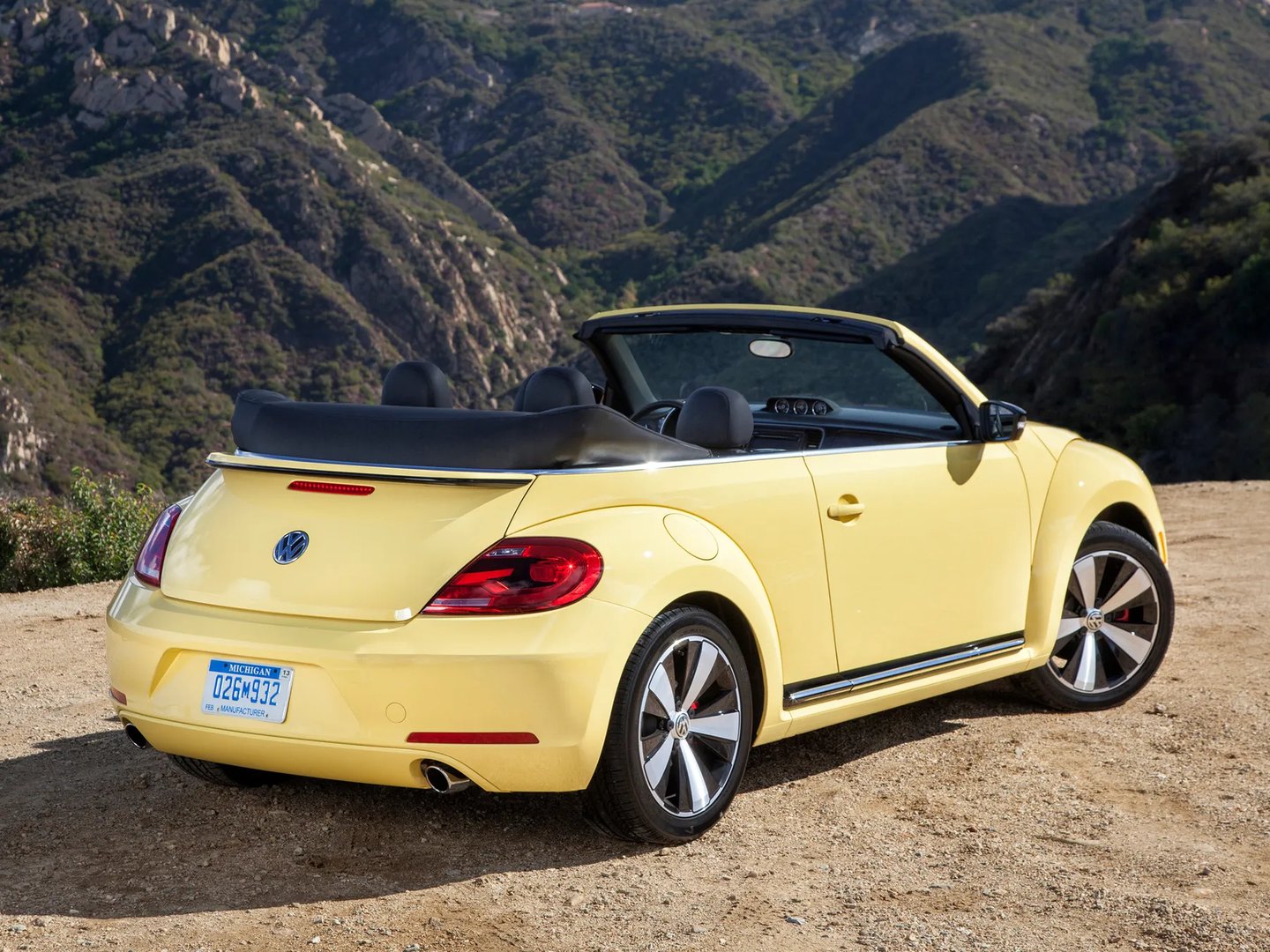 Volkswagen_Beetle_2_generation__Cabrio__1.jpg