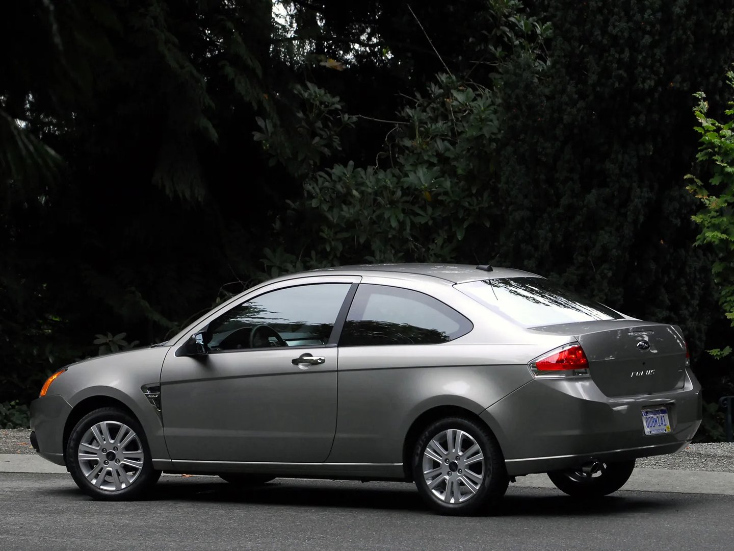 Ford_Focus_(North_America)_2_generation__Coupe__7.jpg