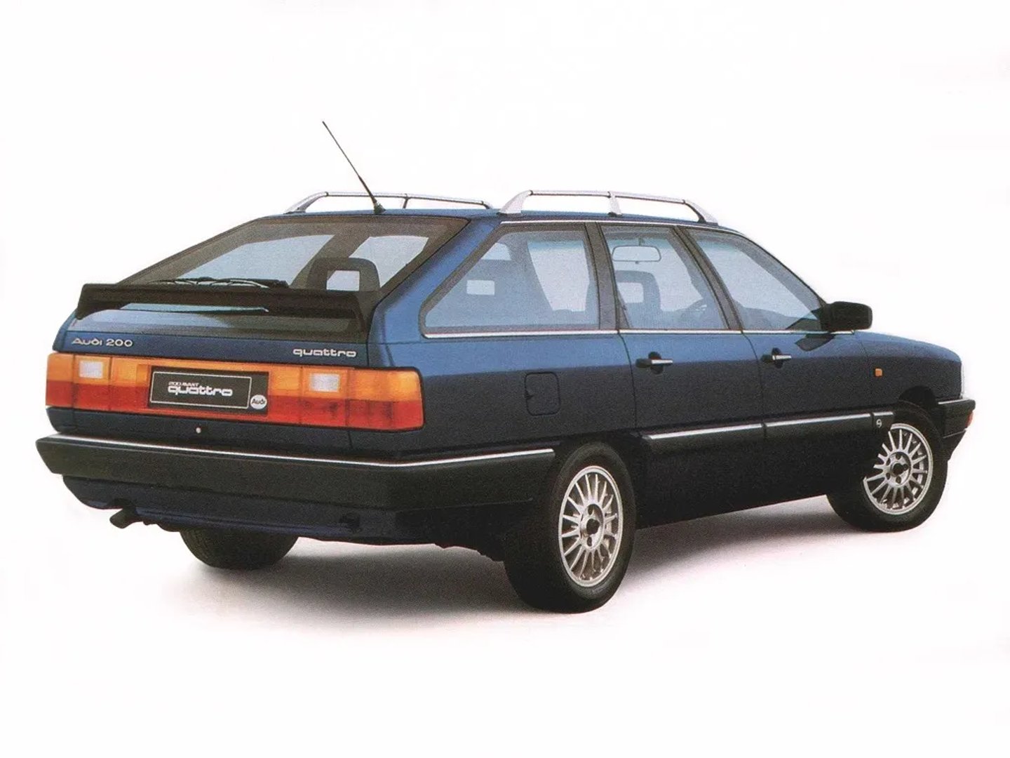 Audi_200_2_generation__Estate_5-door__1.jpg