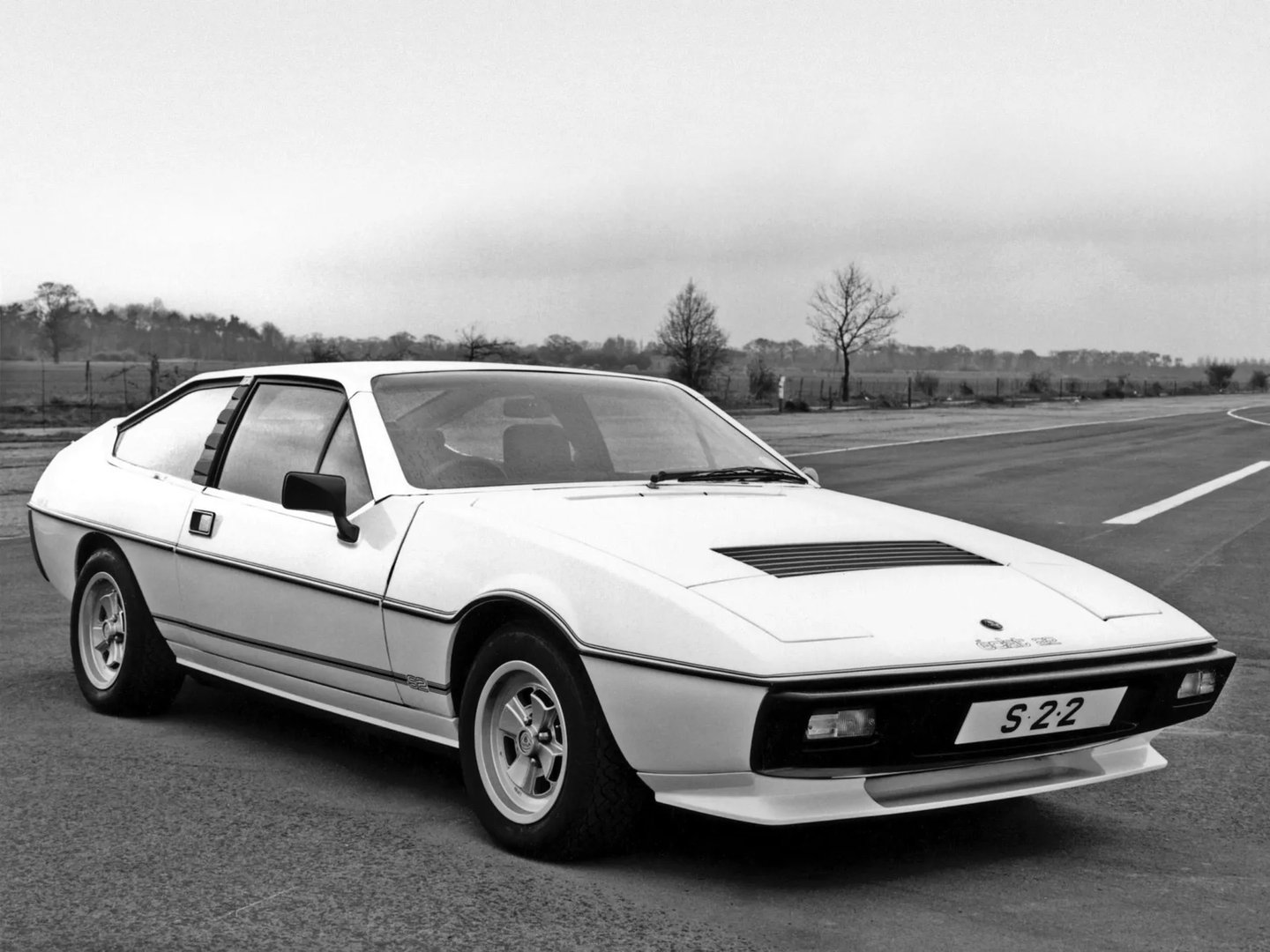 Lotus_Eclat_1_generation__Coupe__9.jpg