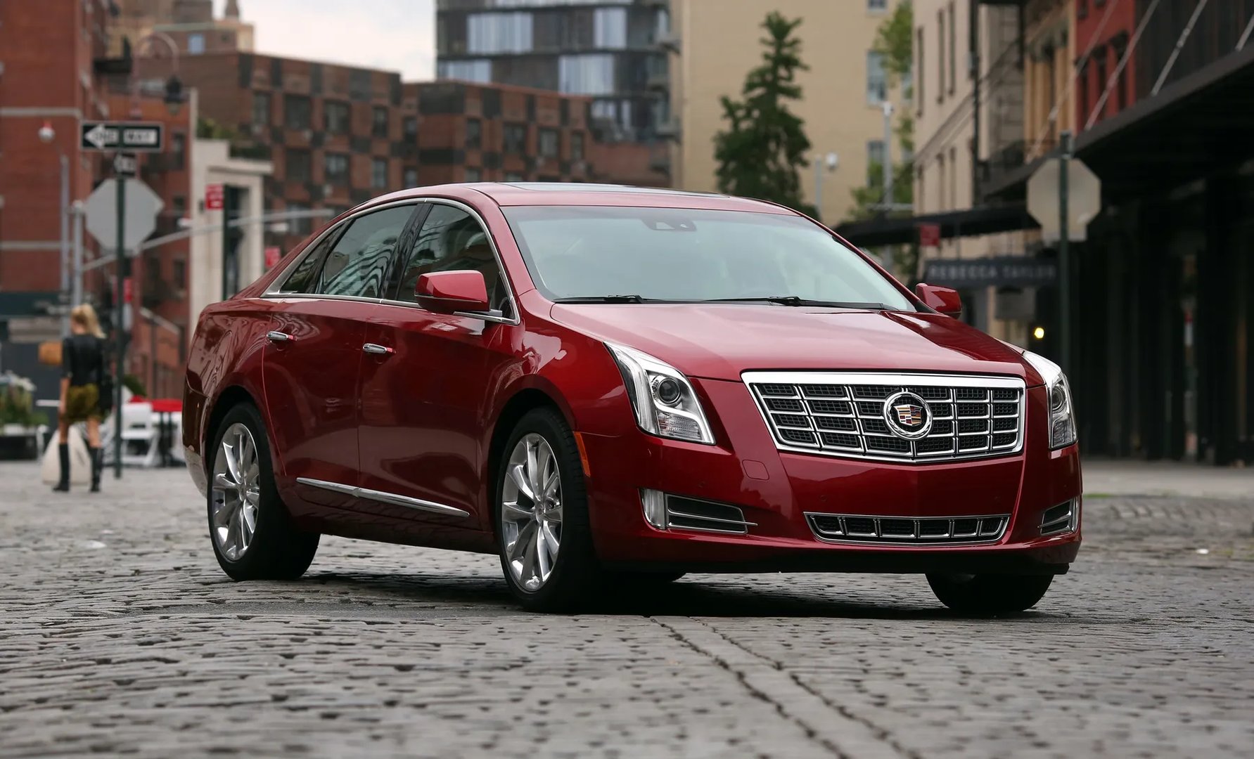 Cadillac_XTS_1_generation__Sedan__11.jpg