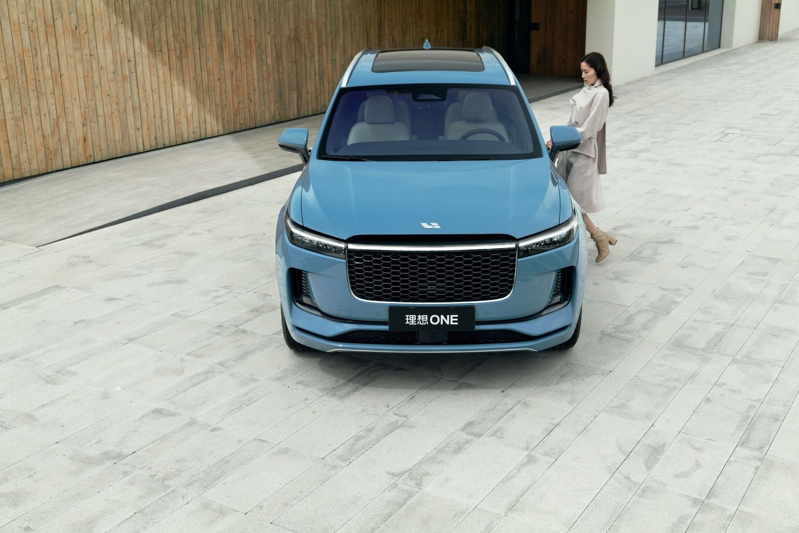 li-auto_One_1_generation_restyling__SUV_5-doors__3.jpg