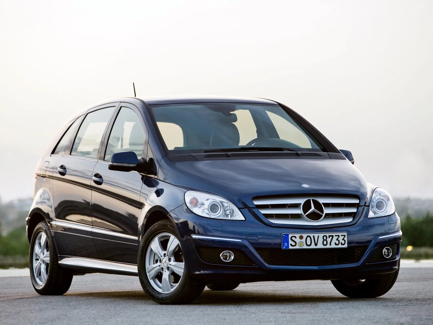 T245  Hatchback 5-door