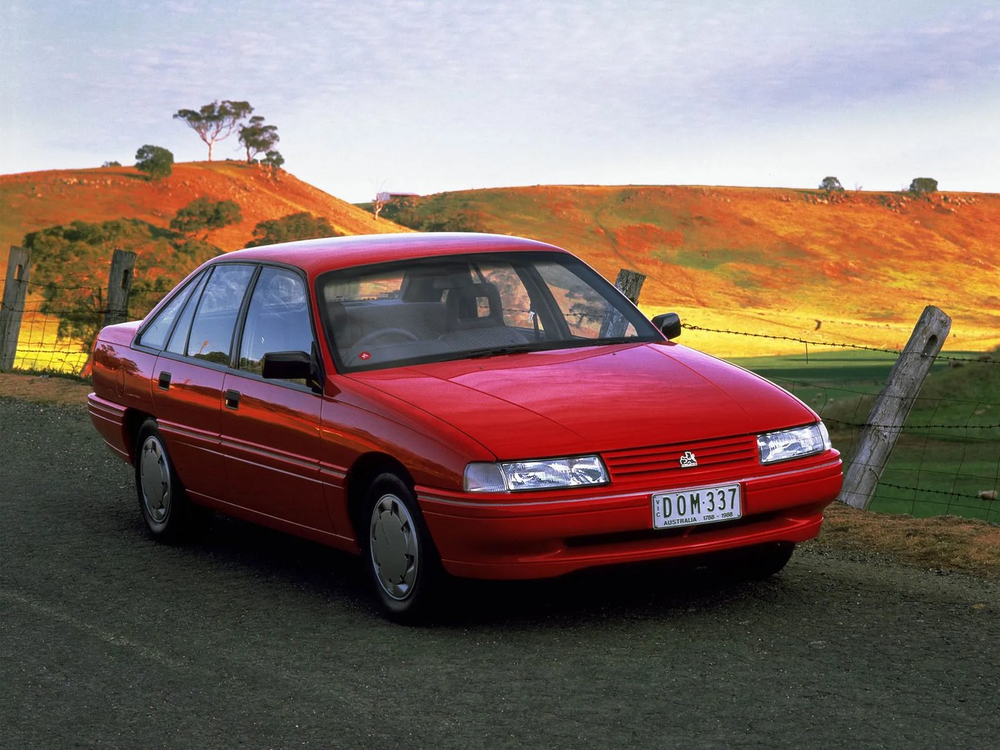 Holden_Commodore_2_generation__Sedan__4.jpg