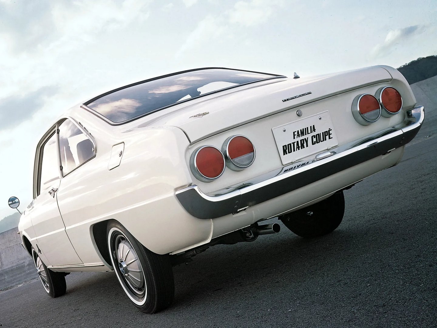 Mazda_Familia_2_generation__Coupe__6.jpg