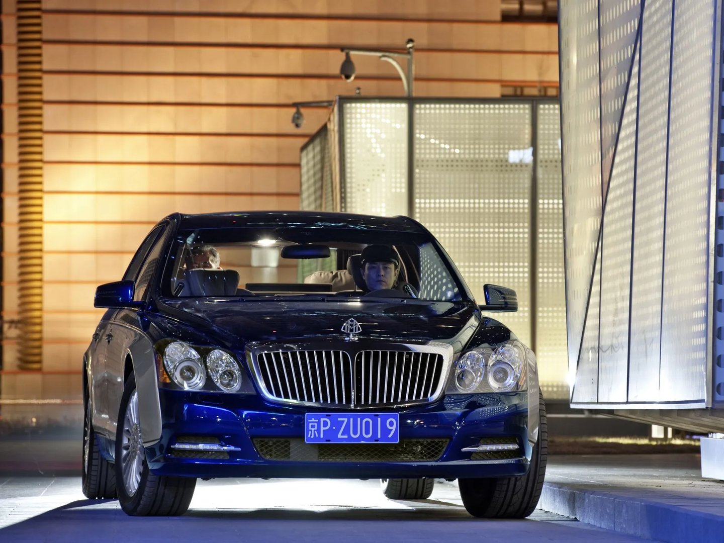 Maybach_62_1_generation_restyling__Sedan__5.jpg
