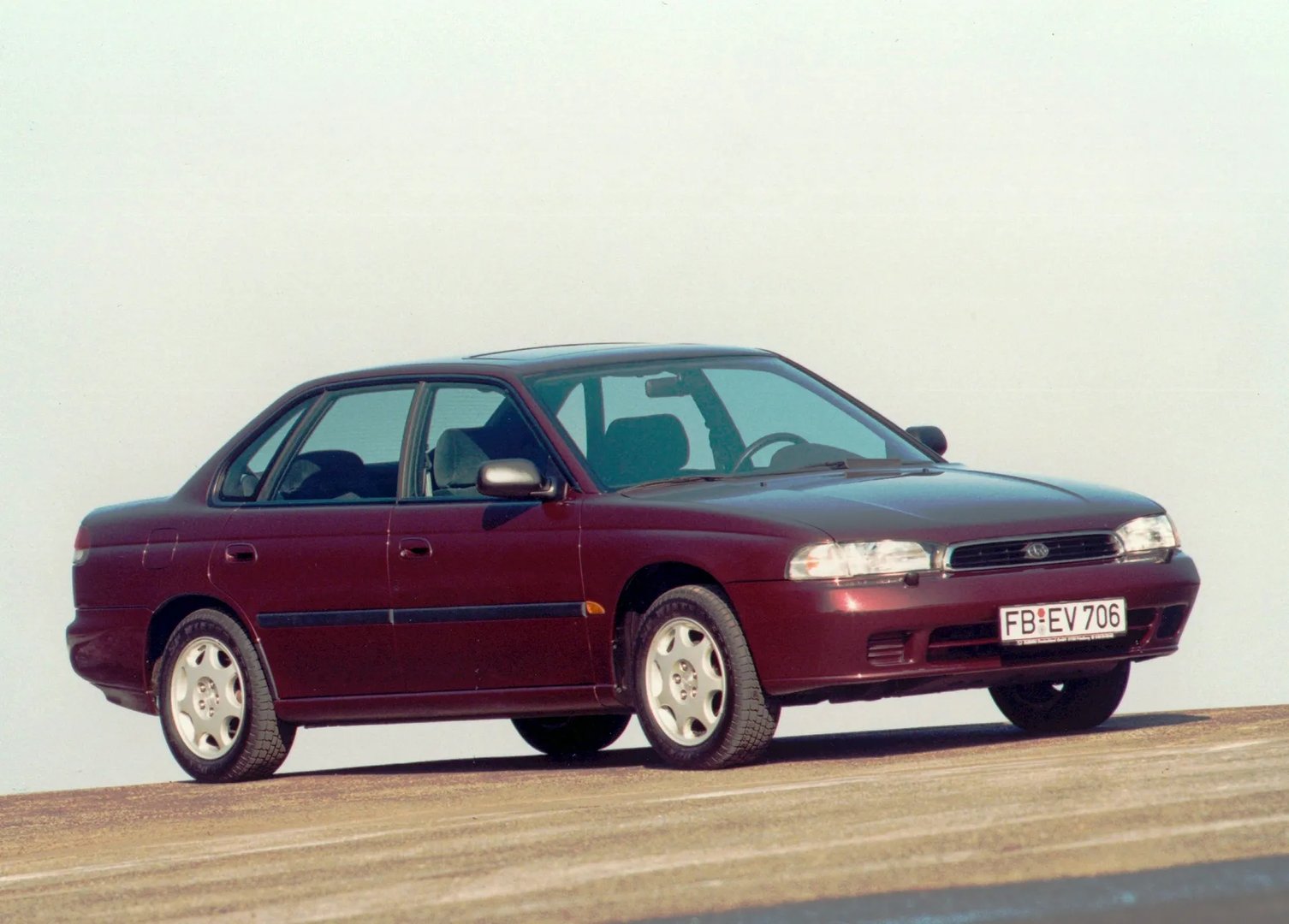 Subaru_Legacy_2_generation__Sedan__1.jpg