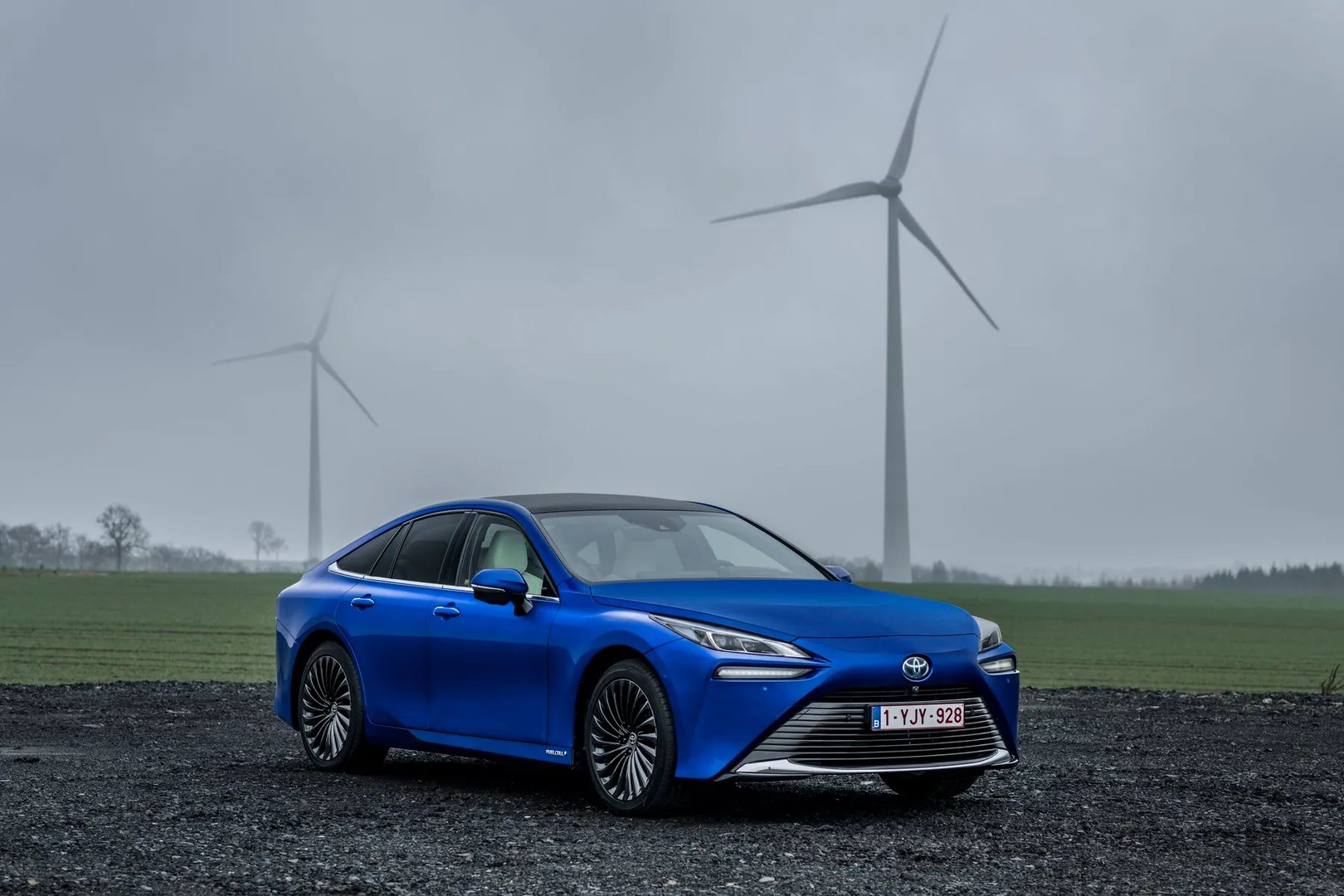 Toyota_Mirai_2_generation__Sedan__8.jpg