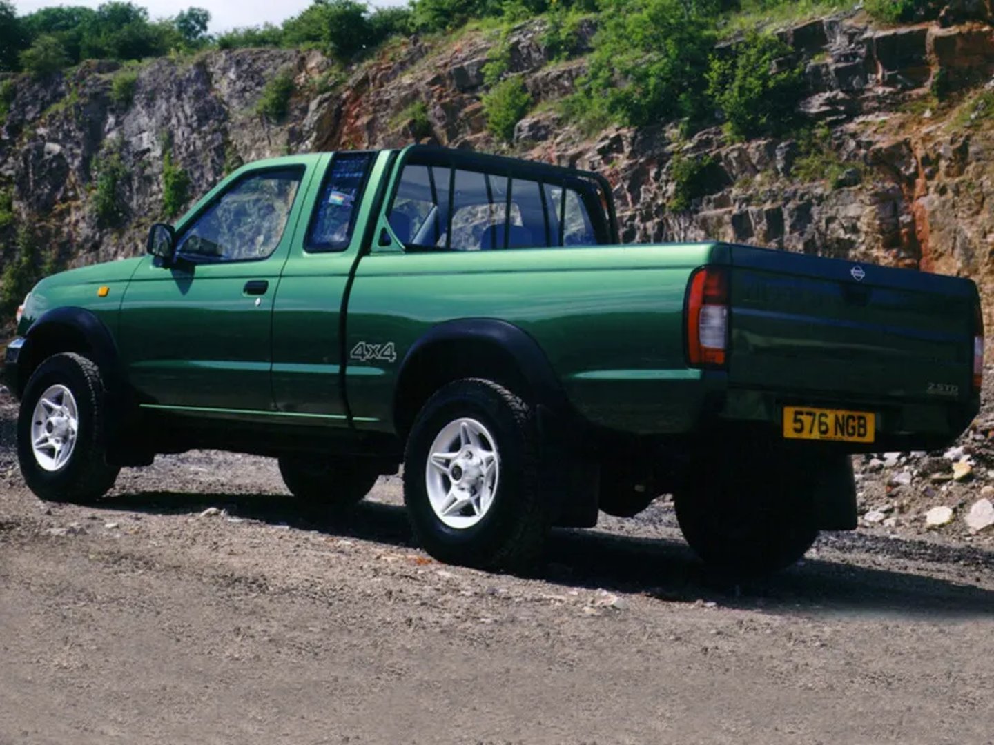 Nissan_Navara_2_generation__Pickup_1.5-cab__4.jpg