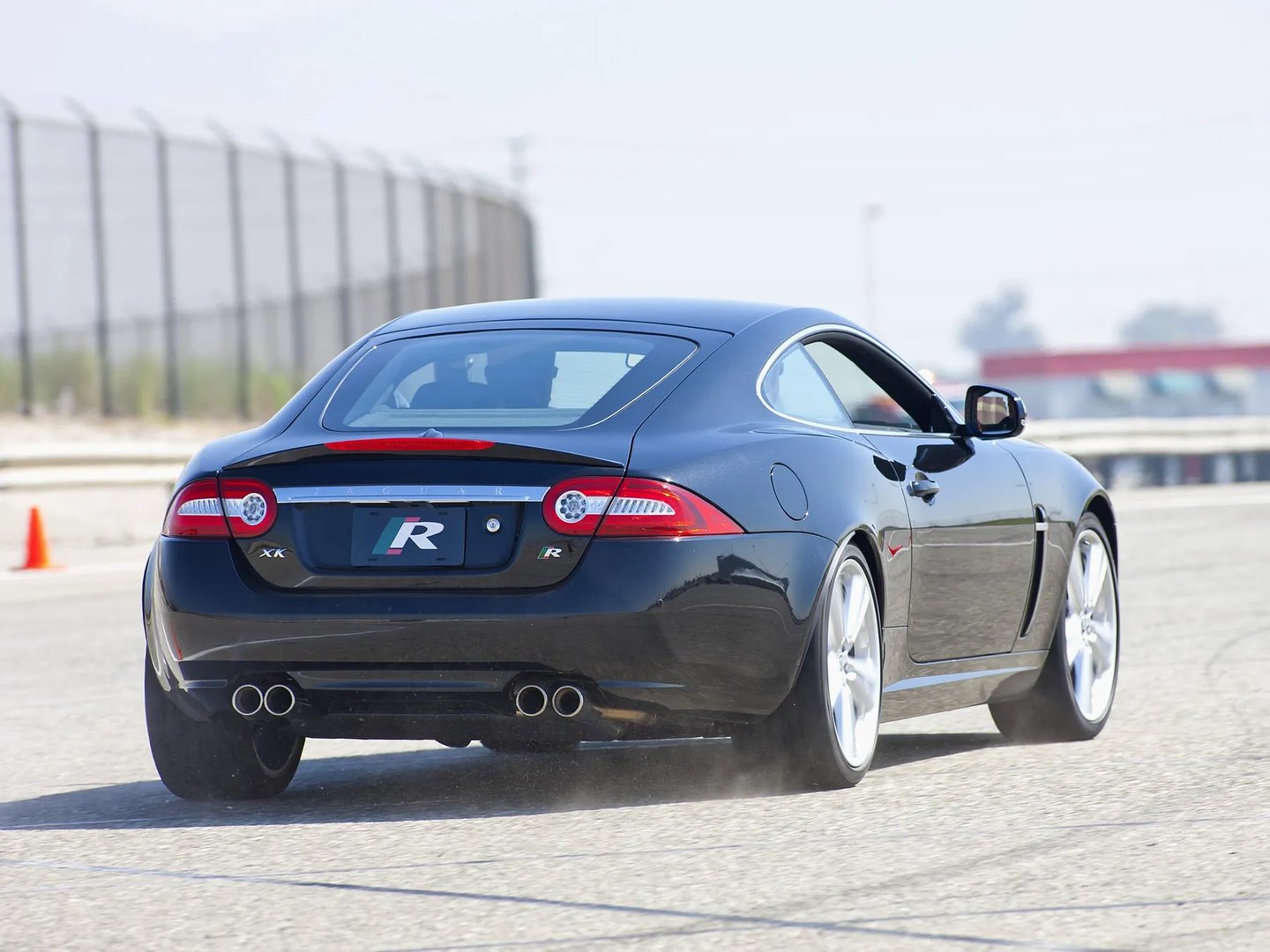 Jaguar_XKR_2_generation_restyling_1__Coupe__12.jpg