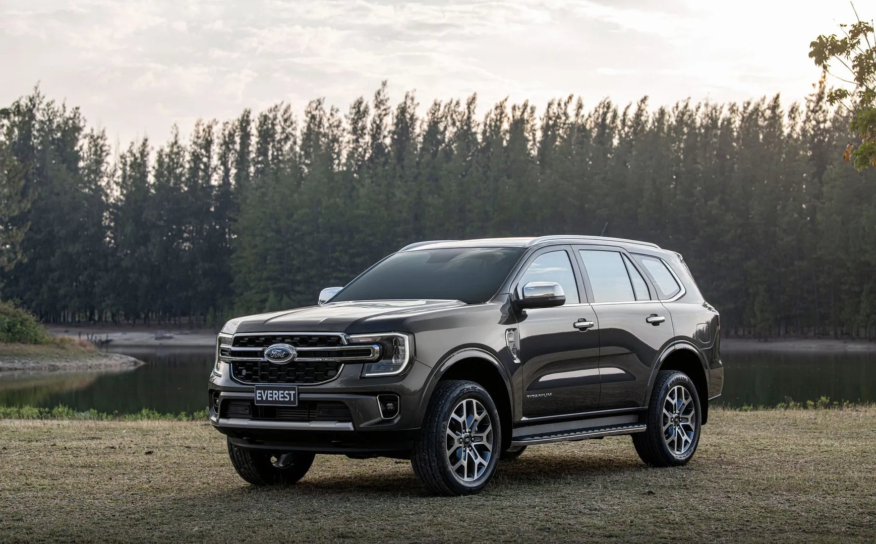 Ford_Everest_3_generation__SUV_5-doors__8.jpg
