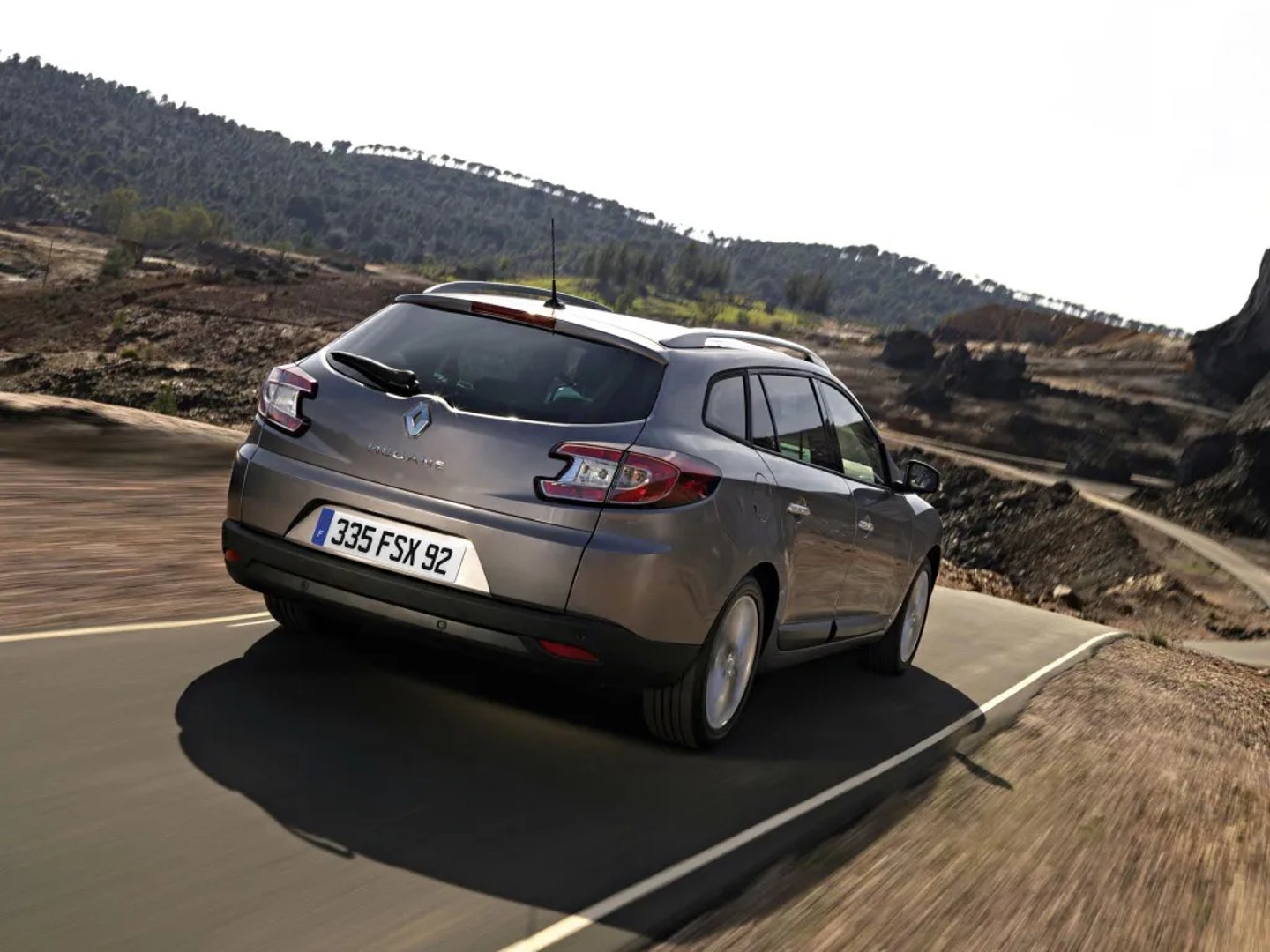 Renault_Megane_3_generation__Estate_5-door__4.jpg