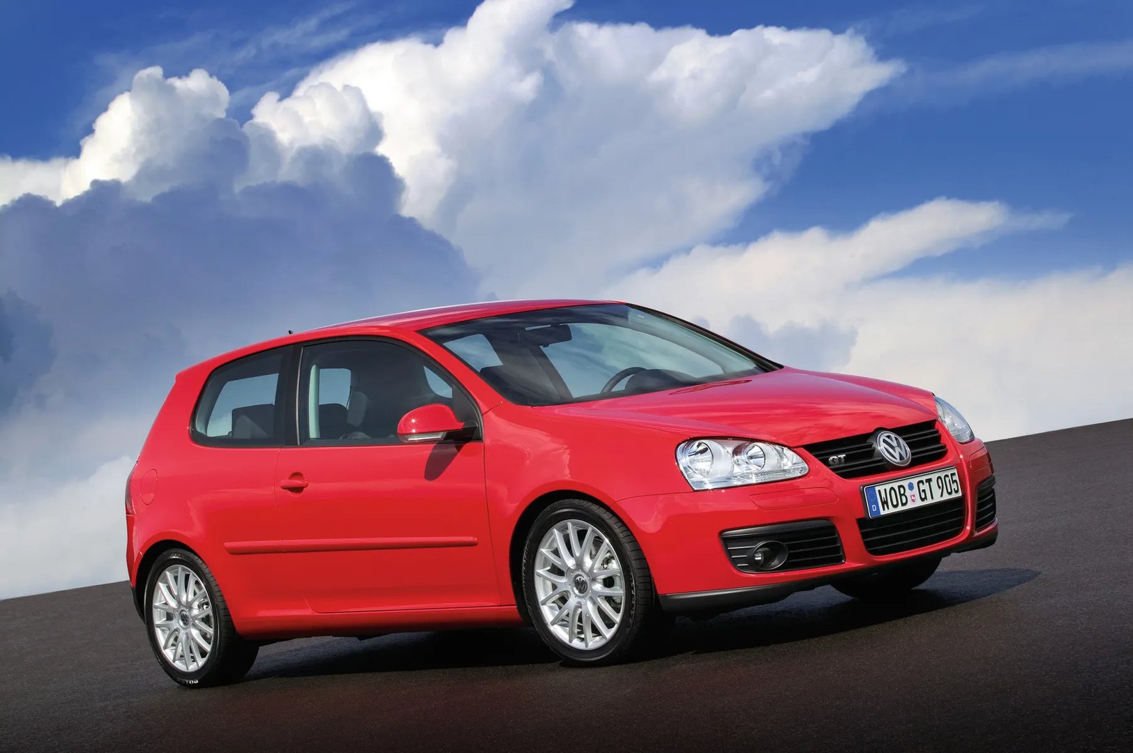Volkswagen_Golf_5_generation__Hatchback_3-door__7.jpg