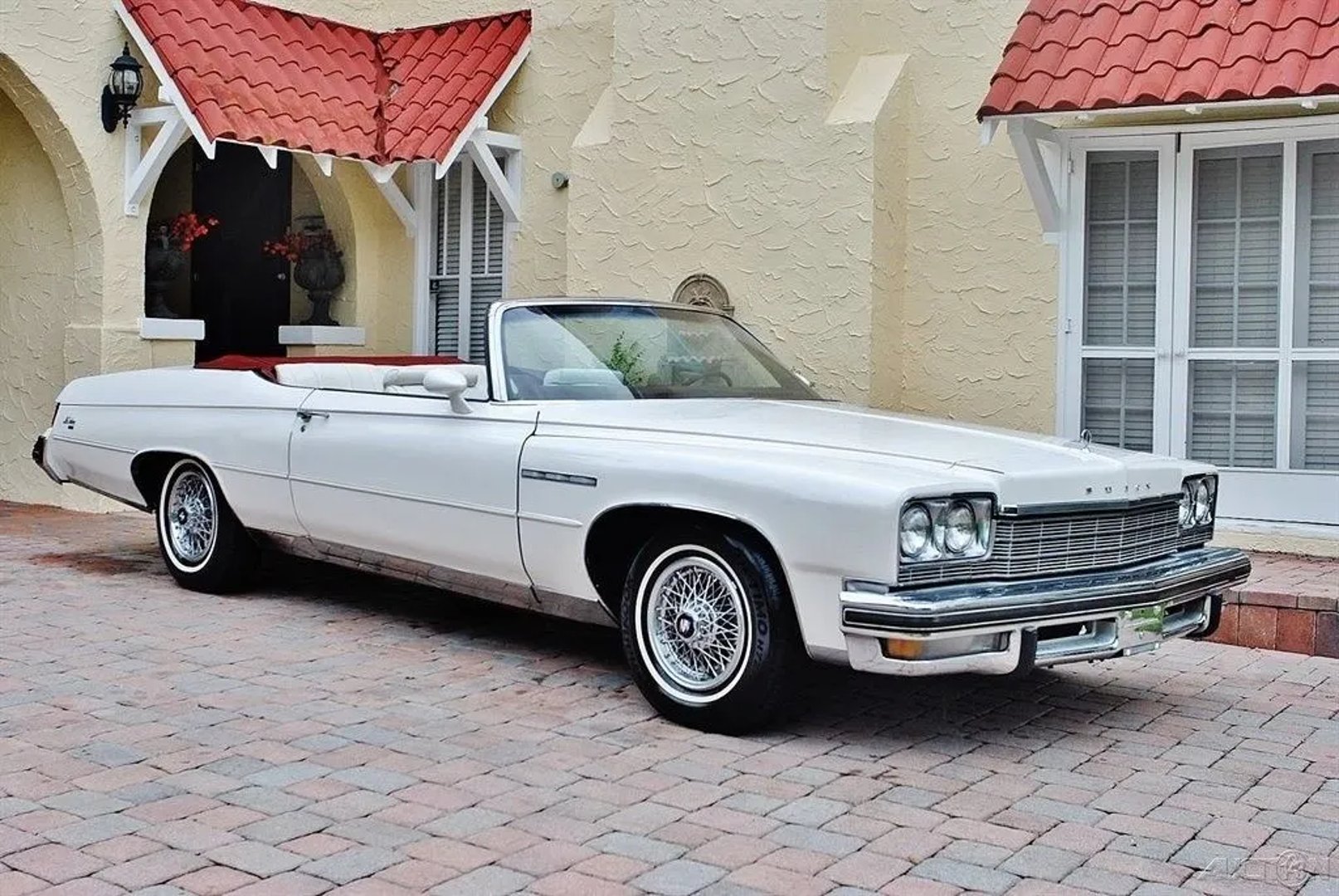 Buick_LeSabre_2_generation__Cabrio__3.jpg
