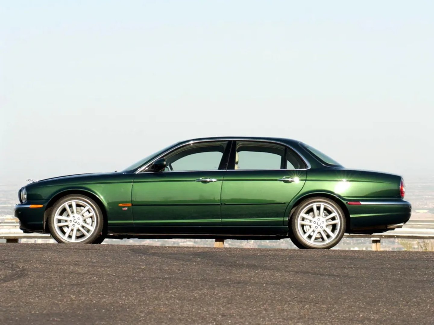 Jaguar_XJR_3_generation__Sedan__2.jpg
