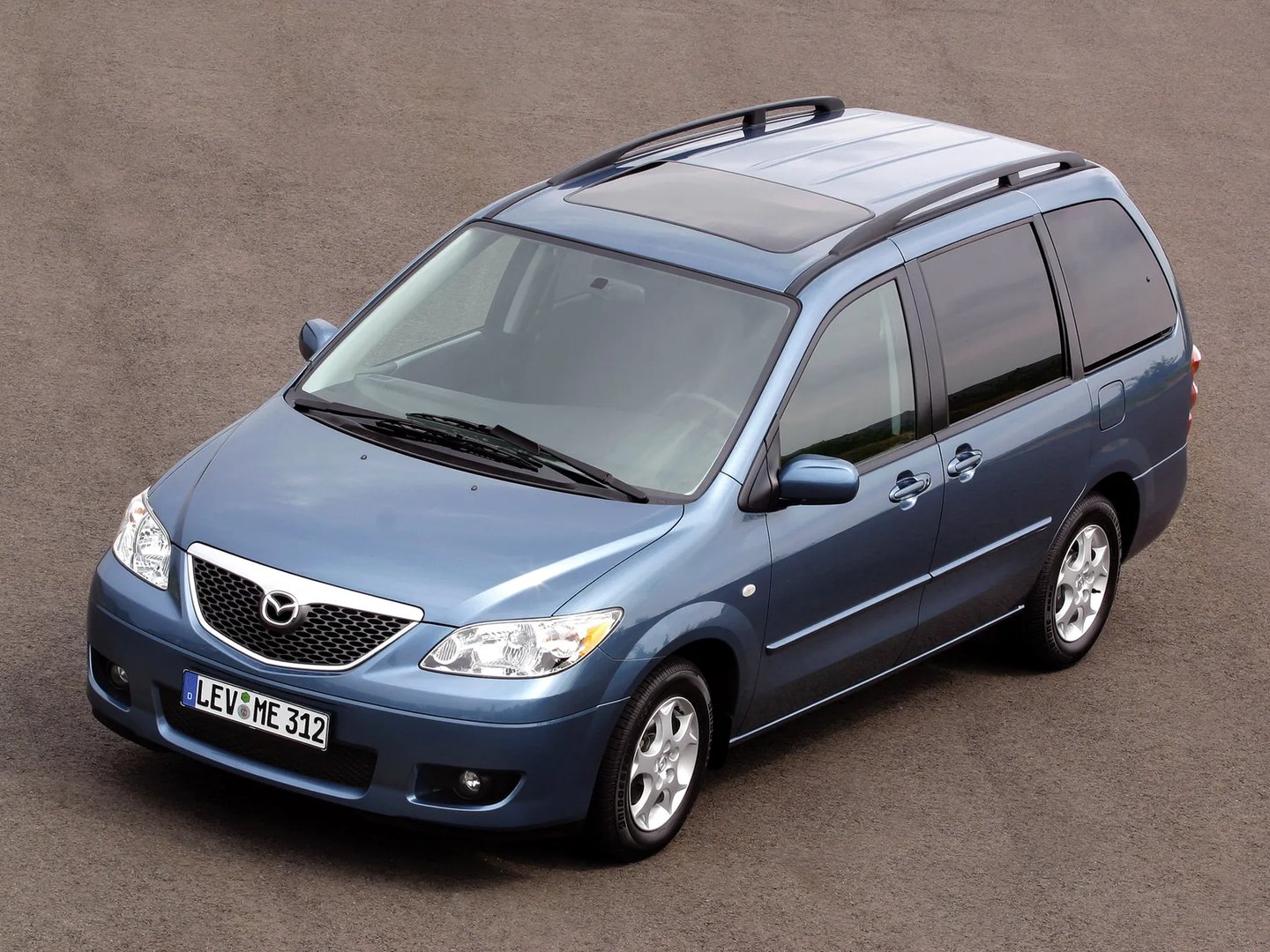 Mazda_MPV_2_generation_restyling__Compact_Van__8.jpg