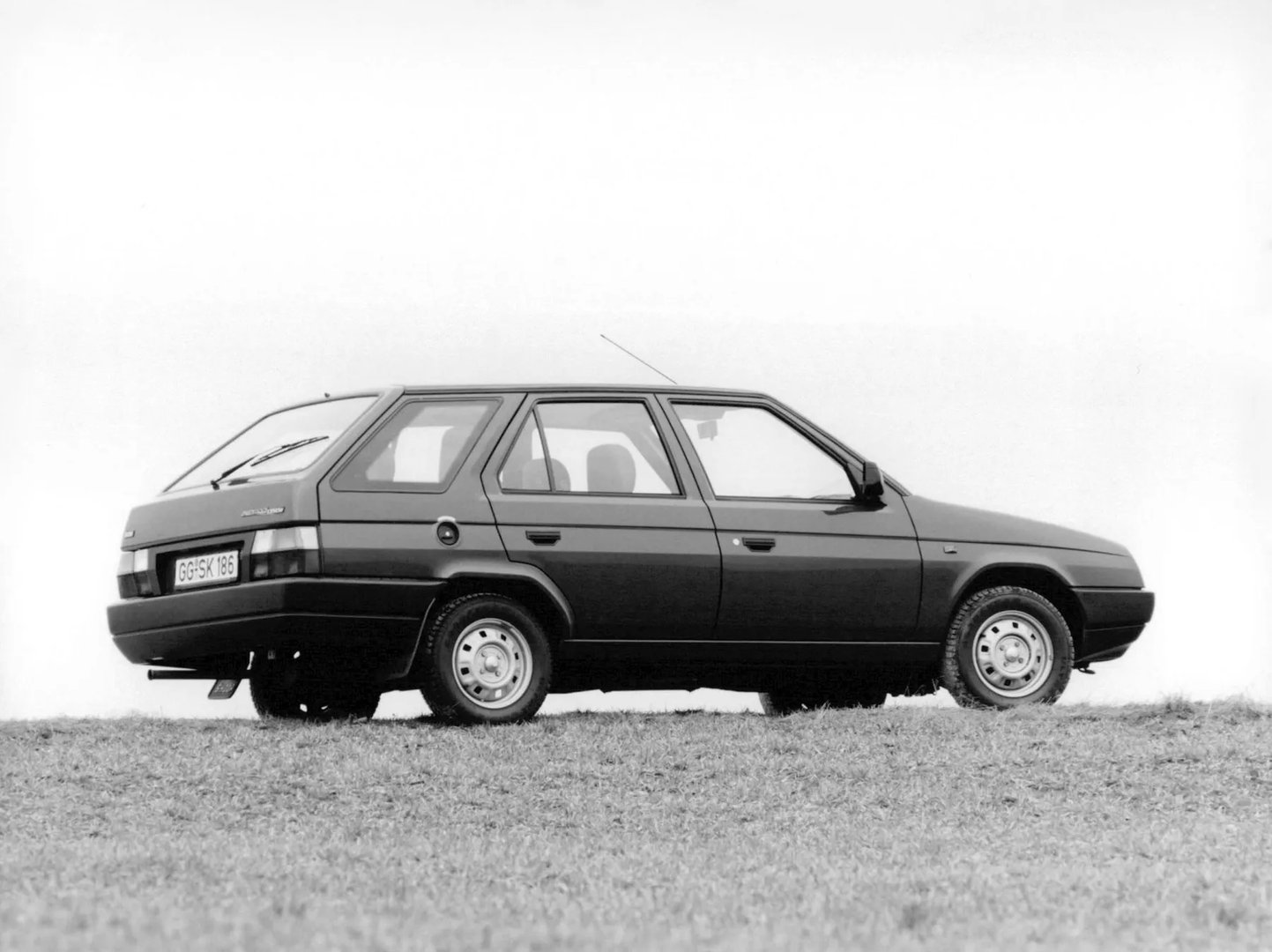 Skoda_Forman_1_generation__Estate_5-door__5.jpg