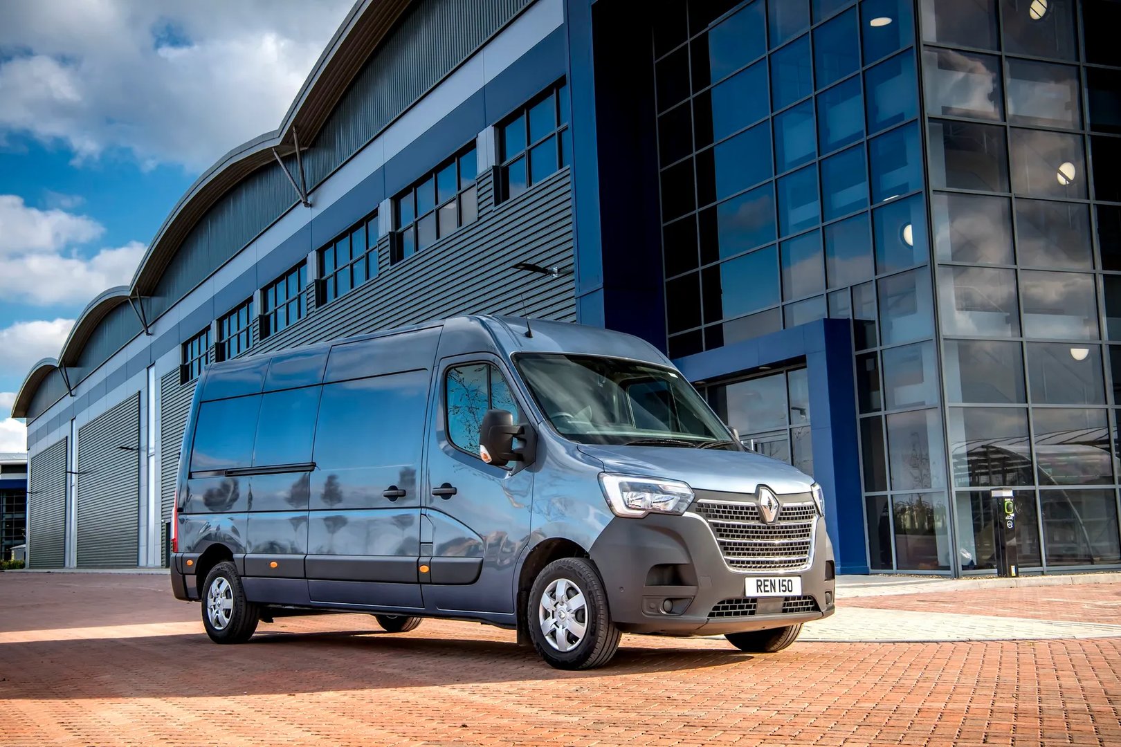Renault_Master_3_generation_restyling_2__Van_Long__9.jpg